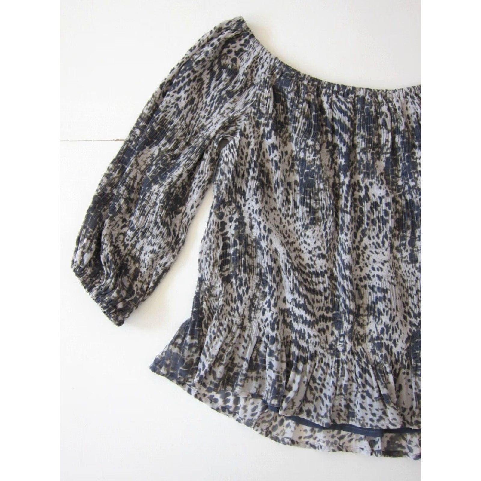 Express NWT Express Blouse Shirt 3/4 Sleeve Off the Shoulder Tunic Medium Gray Size M / US 6-8 / IT 42-44 - 6 Thumbnail