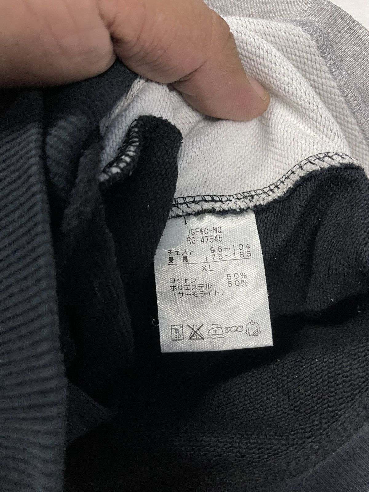 Canterbury of New Zealand VINTAGE CANTERBURRY SPELL OUT ZIPPER UP VERY RARE Size US XL / EU 56 / 4 - 7 Thumbnail