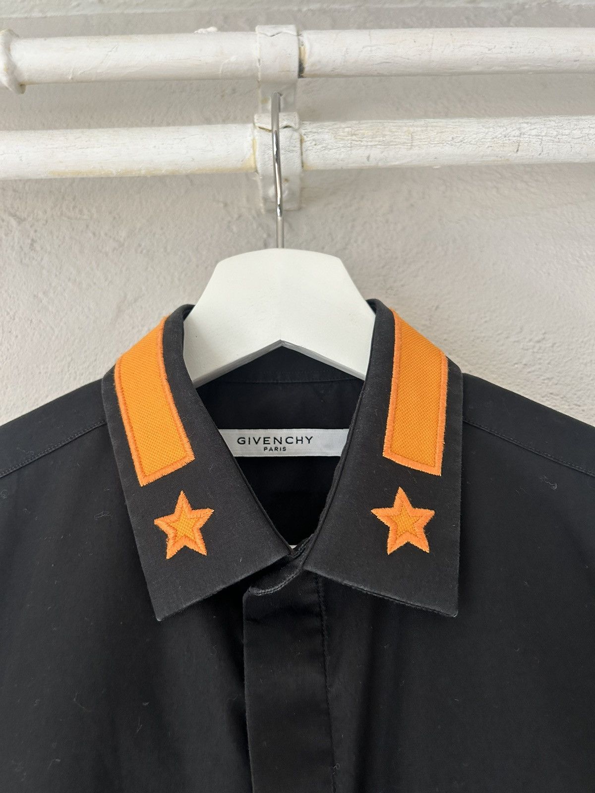 Givenchy Givenchy Black Shirt w/ Orange Star Embroidery Collar Size US M / EU 48-50 / 2 - 3 Thumbnail