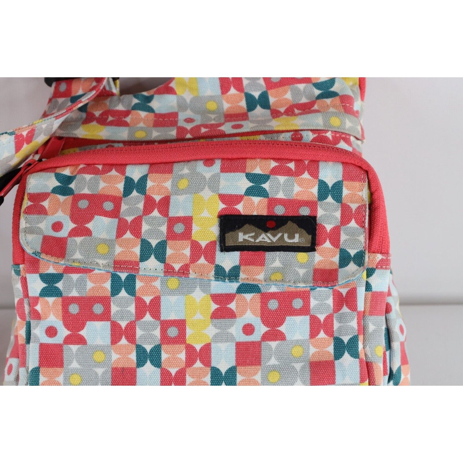 KAVU × Vintage Vintage Kavu Distressed Canvas Rainbow Crossbody Bag Size ONE SIZE - 2 Thumbnail