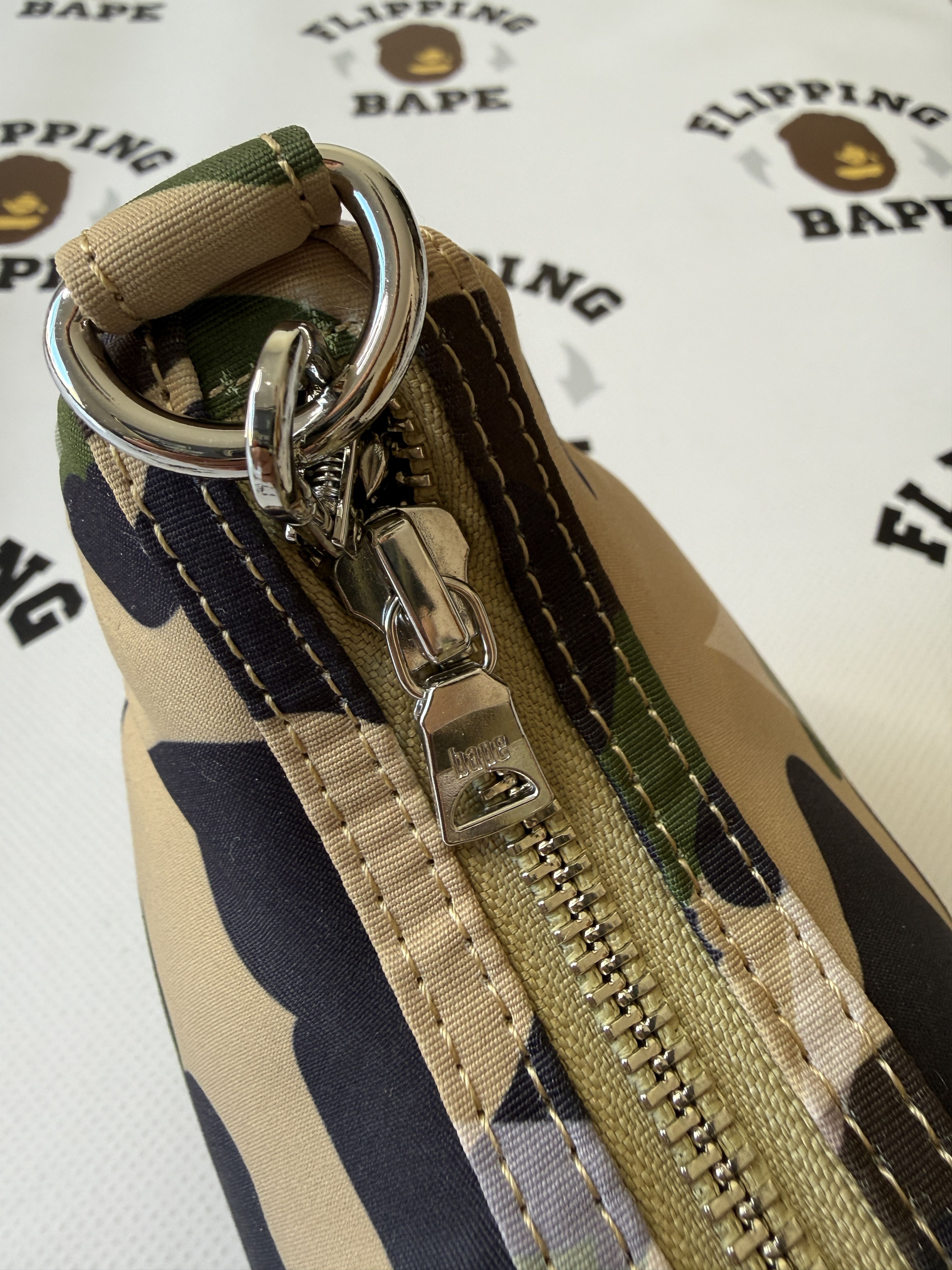 Bape BAPE STA OVER PRINT 1ST CAMO QUILTING MOON SHAPE BAG Size ONE SIZE - 8 Thumbnail