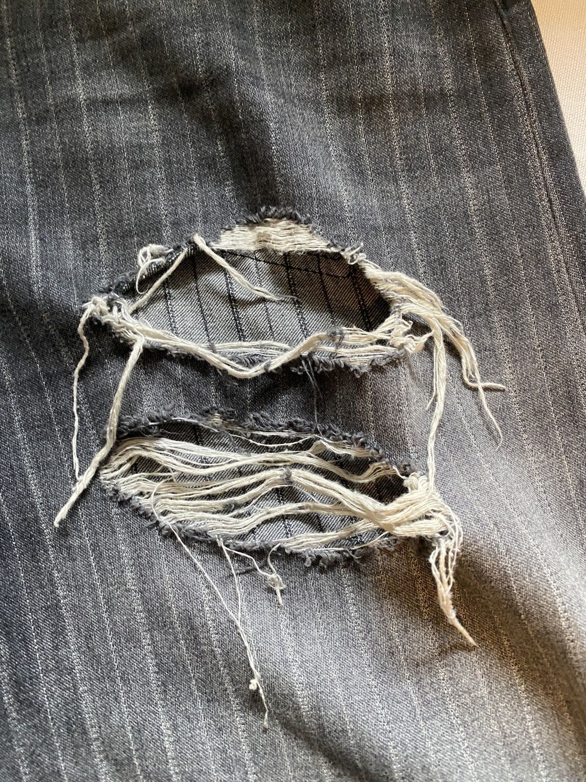 Balenciaga BALENCIAGA SS21 GREY RIPPED BAGGY PANTS SZ:S Size US 36 / EU 52 - 6 Thumbnail