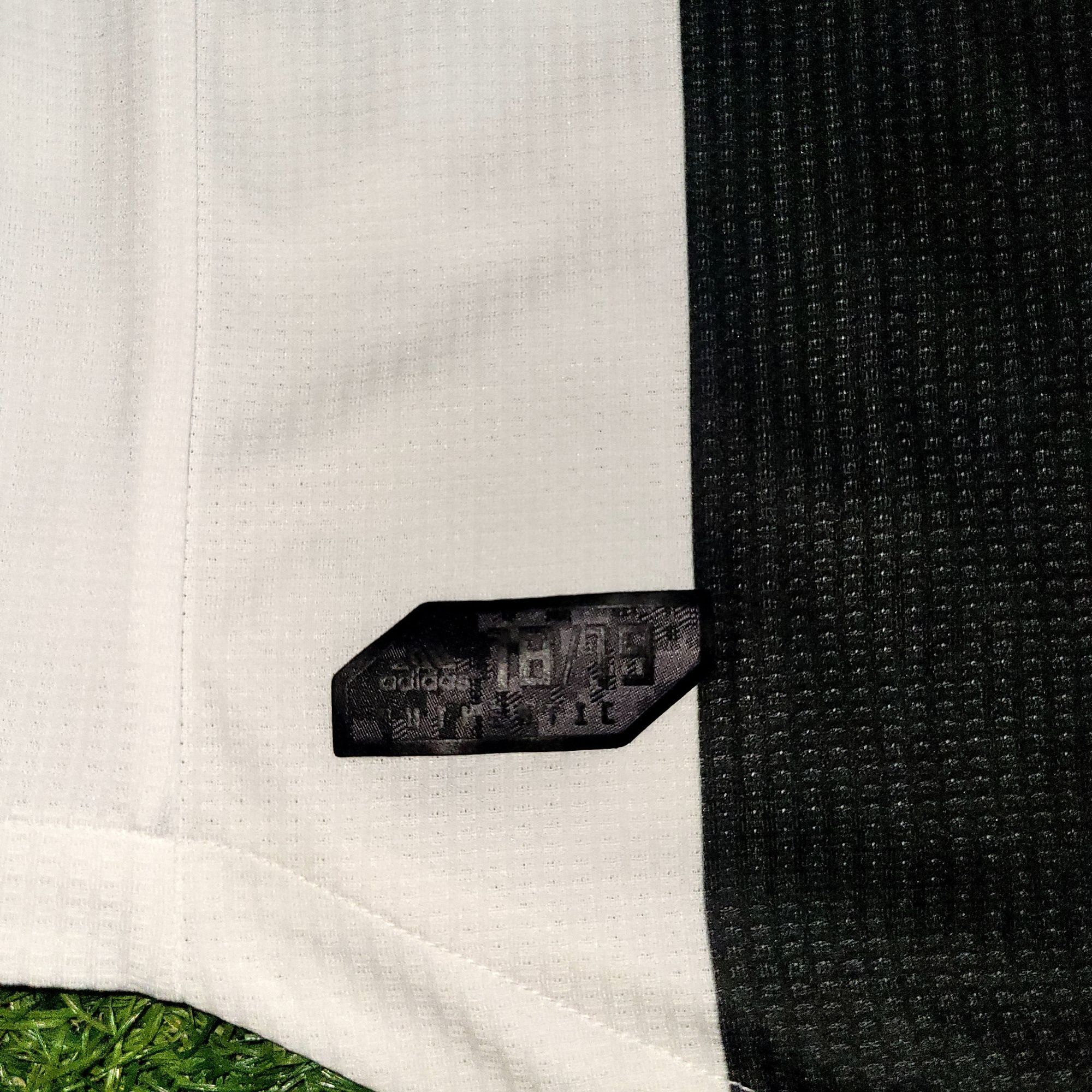 Adidas Ronaldo Juventus 2018 2019 UEFA Soccer Jersey L Size US L / EU 52-54 / 3 - 6 Thumbnail
