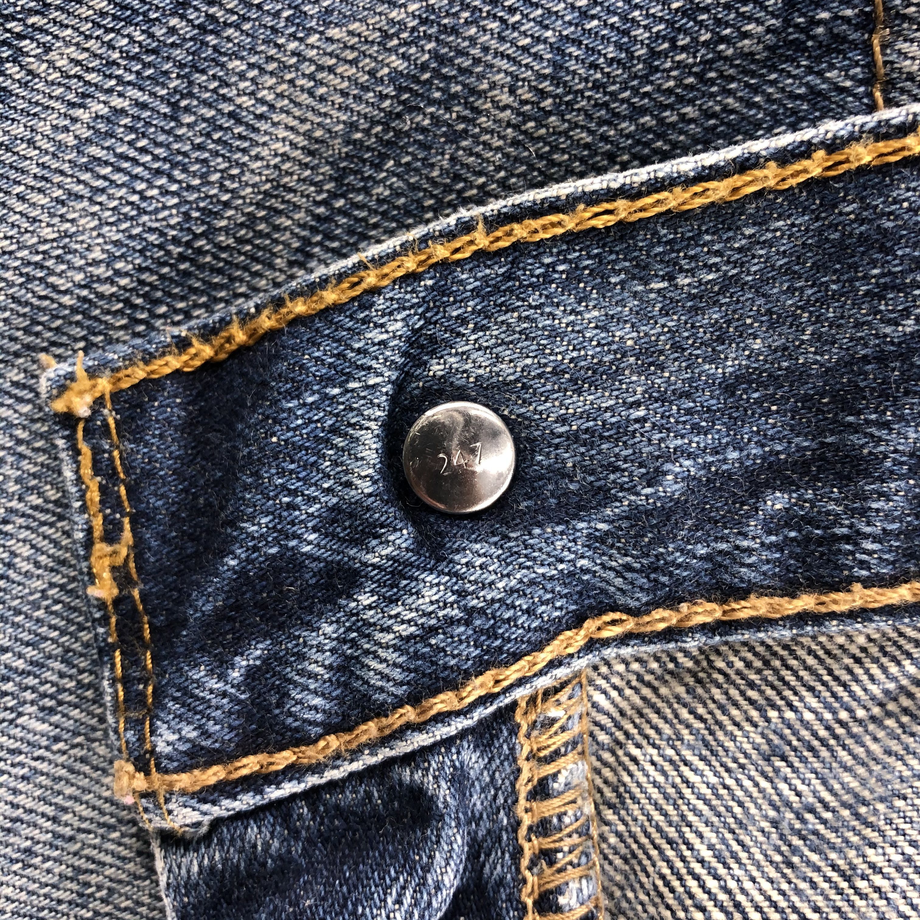 Levi's × Vintage Vintage 90s Light Wash Levis 501 Jeans-JM895 Size US 31 - 9 Thumbnail