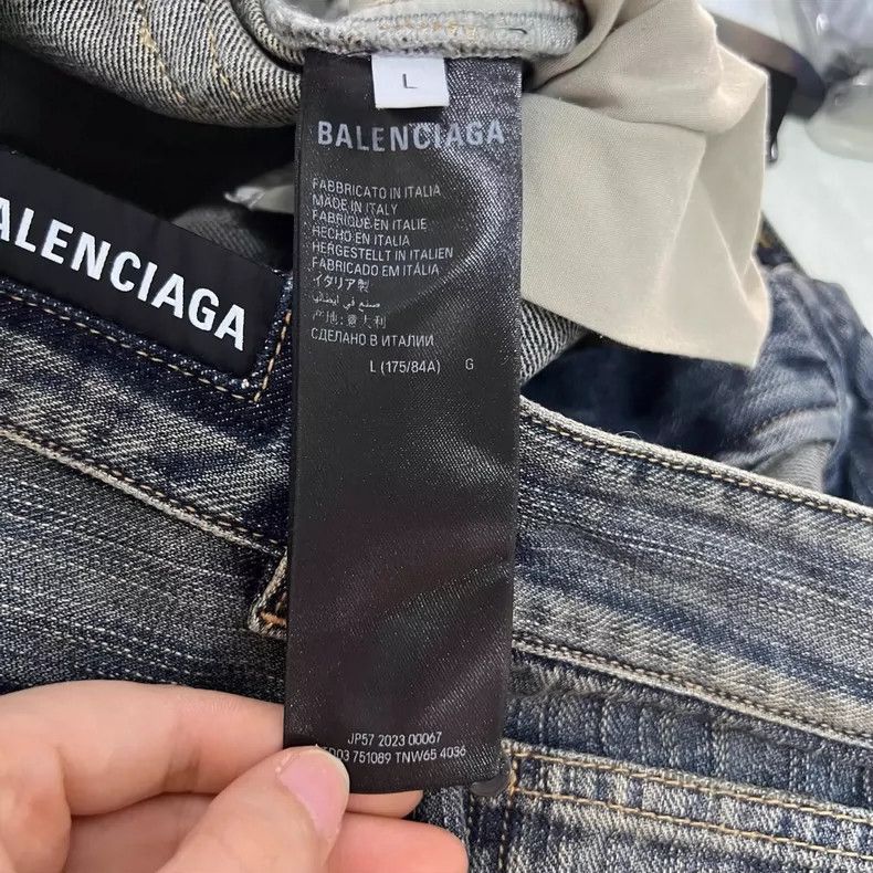 Balenciaga Balenciaga size L Vintage blue makes old jeans Size US 27 - 4 Thumbnail