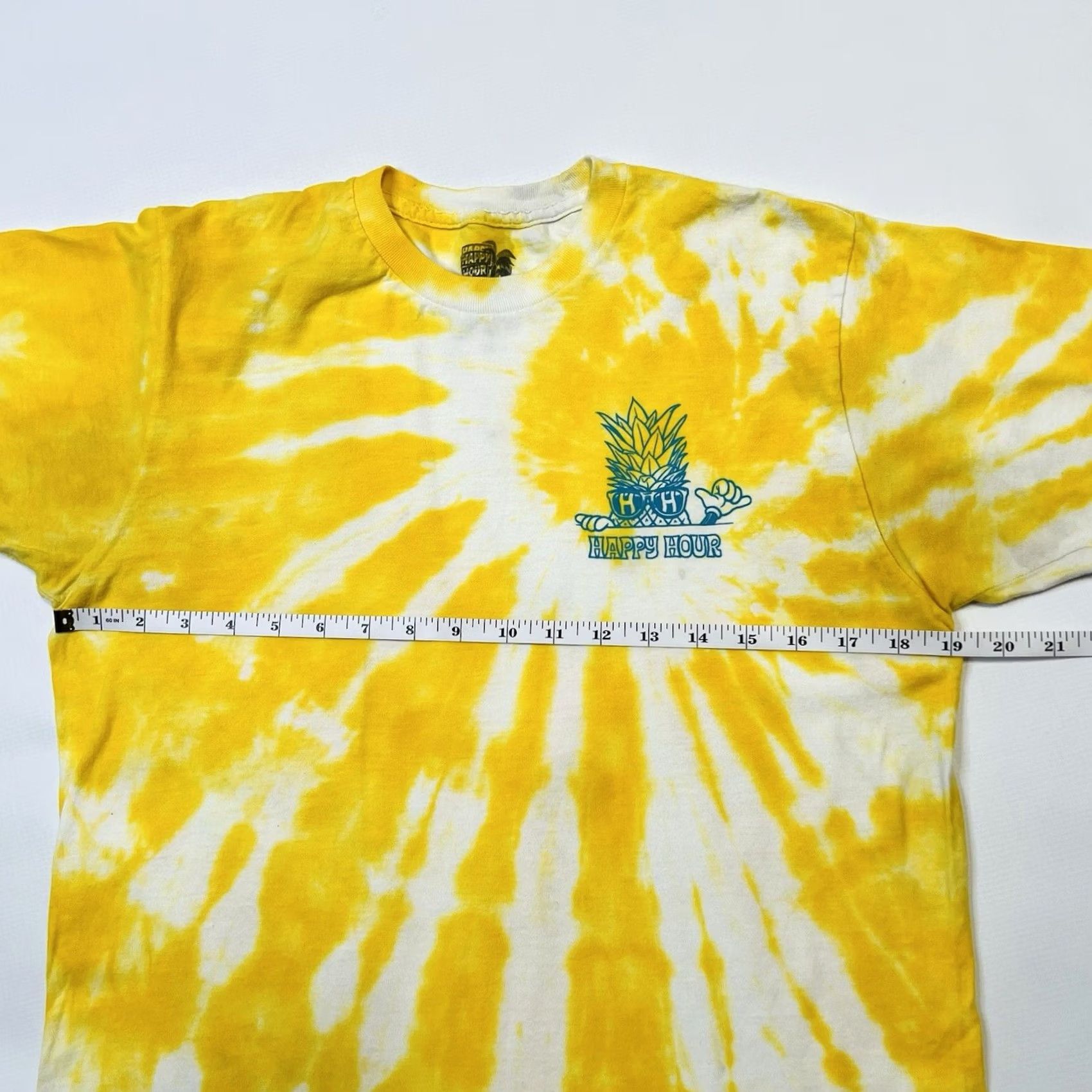 Vintage Happy Hour T Shirt Lot Beach Graphic Print Crew Neck Short Sleeve Mens Medium Yellow Blue Size US M / EU 48-50 / 2 - 7 Thumbnail
