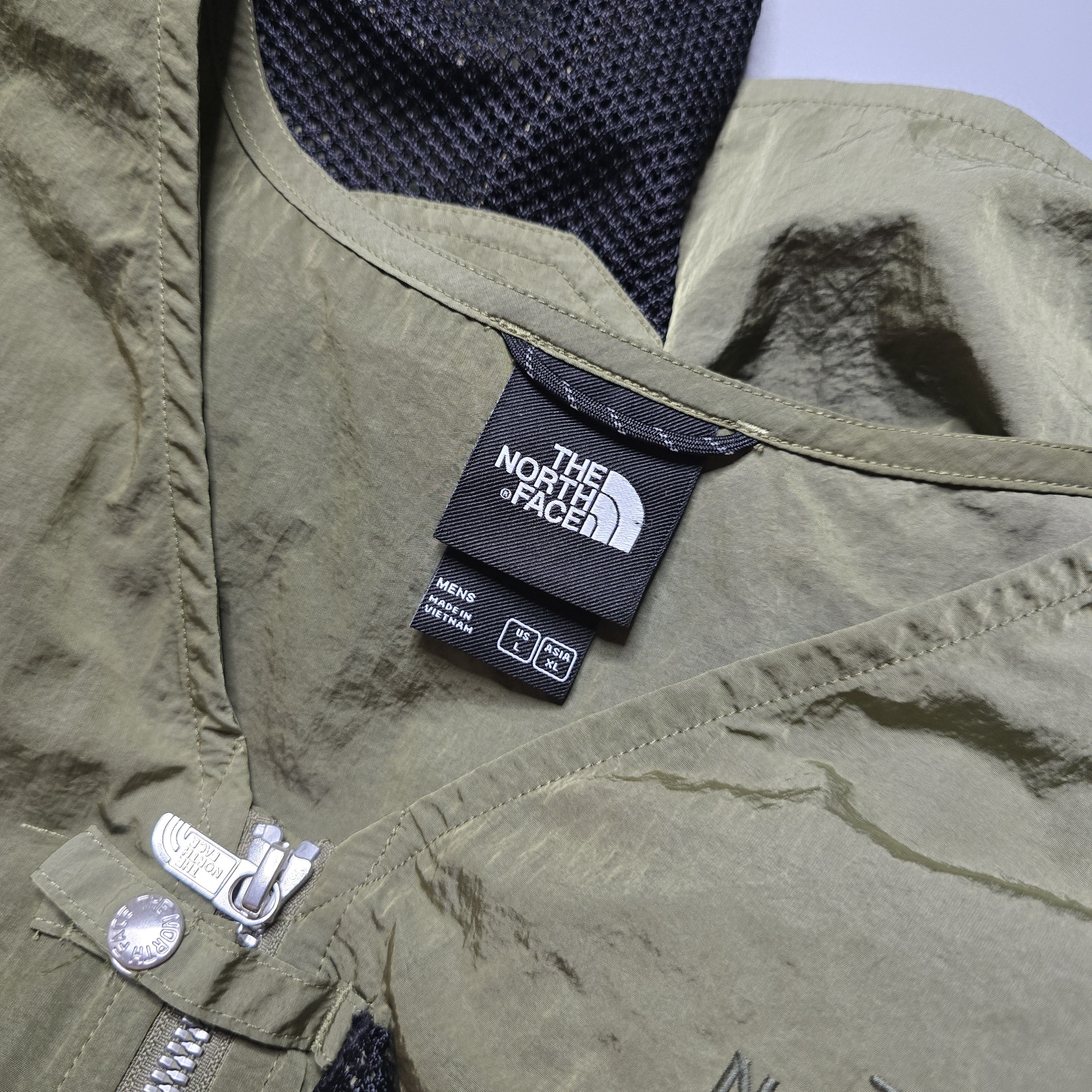The North Face TNF Urban Exploration Black Series D5 PACKABLE WIND VEST Size US L / EU 52-54 / 3 - 5 Thumbnail