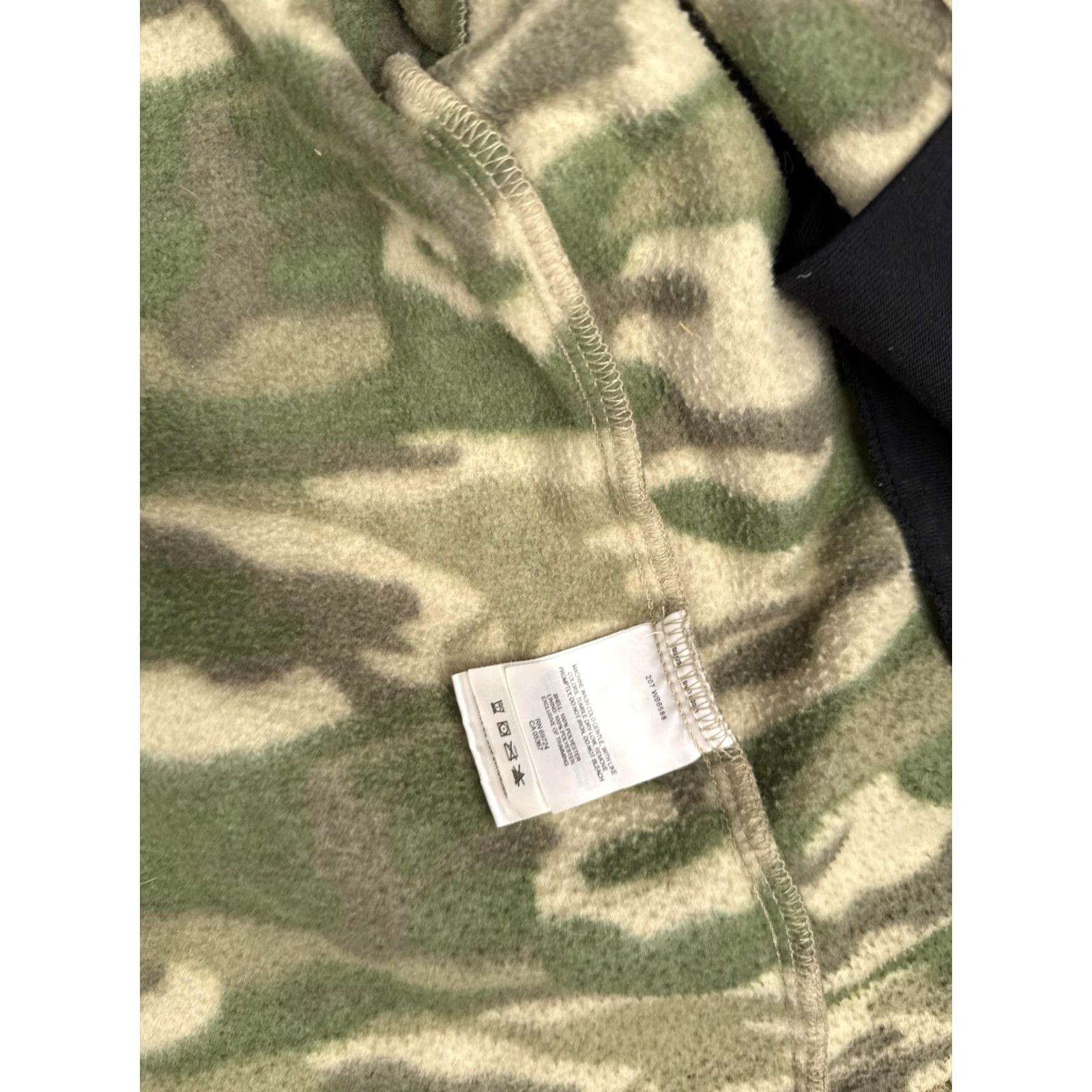 Vintage Columbia Fleece Jacket Mens Small Green Camo Full Zip Pockets Outdoor Hiking Size US S / EU 44-46 / 1 - 4 Thumbnail