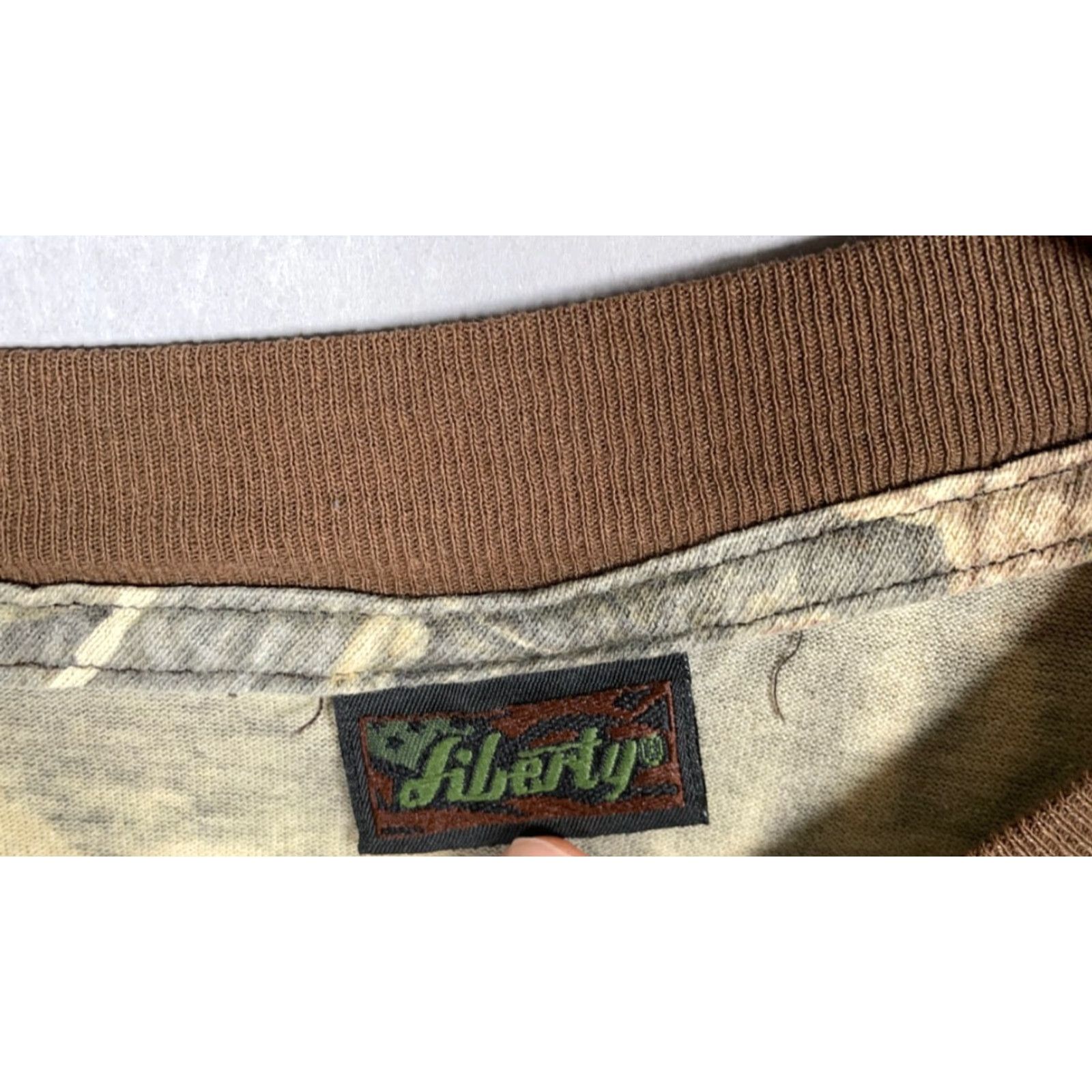 Vintage VINTAGE Liberty Camouflage Long Sleeve Shirt Adult Large Green 90s Mens Regular with Pocket VTG 90s Converse? Size US L / EU 52-54 / 3 - 3 Thumbnail