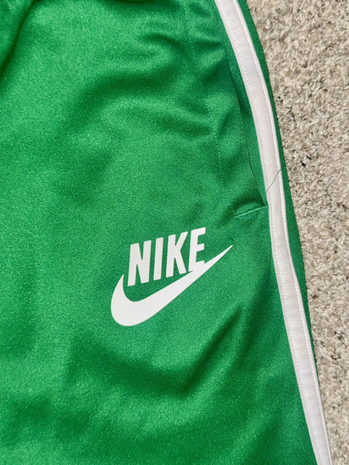 Nike Green Vintage Nike Track Pants Size US 30 / EU 46 - 2 Thumbnail
