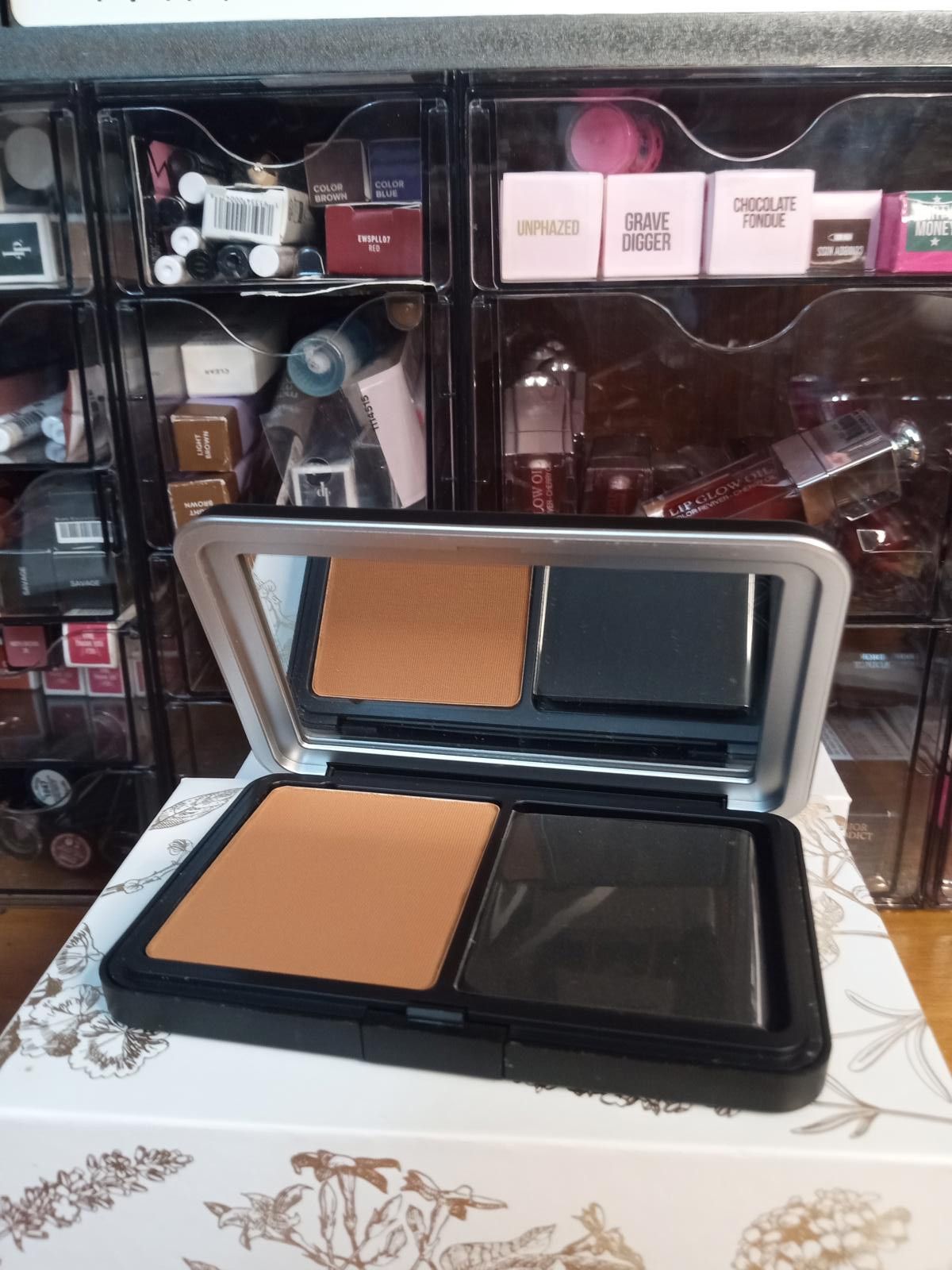 Other MAKE UP FOR EVER Matte Velvet Skin Blurring Powder Foundatio Size ONE SIZE - 1 Thumbnail