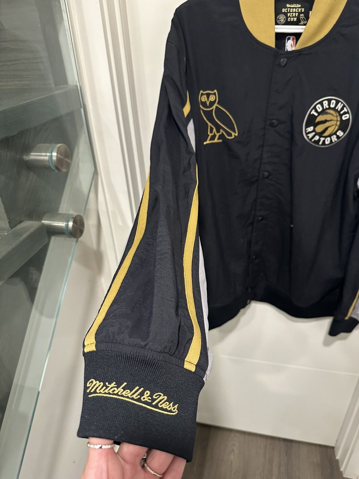 Mitchell & Ness × October's Very Own Mitchell & Ness x OVO Toronto Raptors Warmup Jacket Size US XL / EU 56 / 4 - 2 Thumbnail
