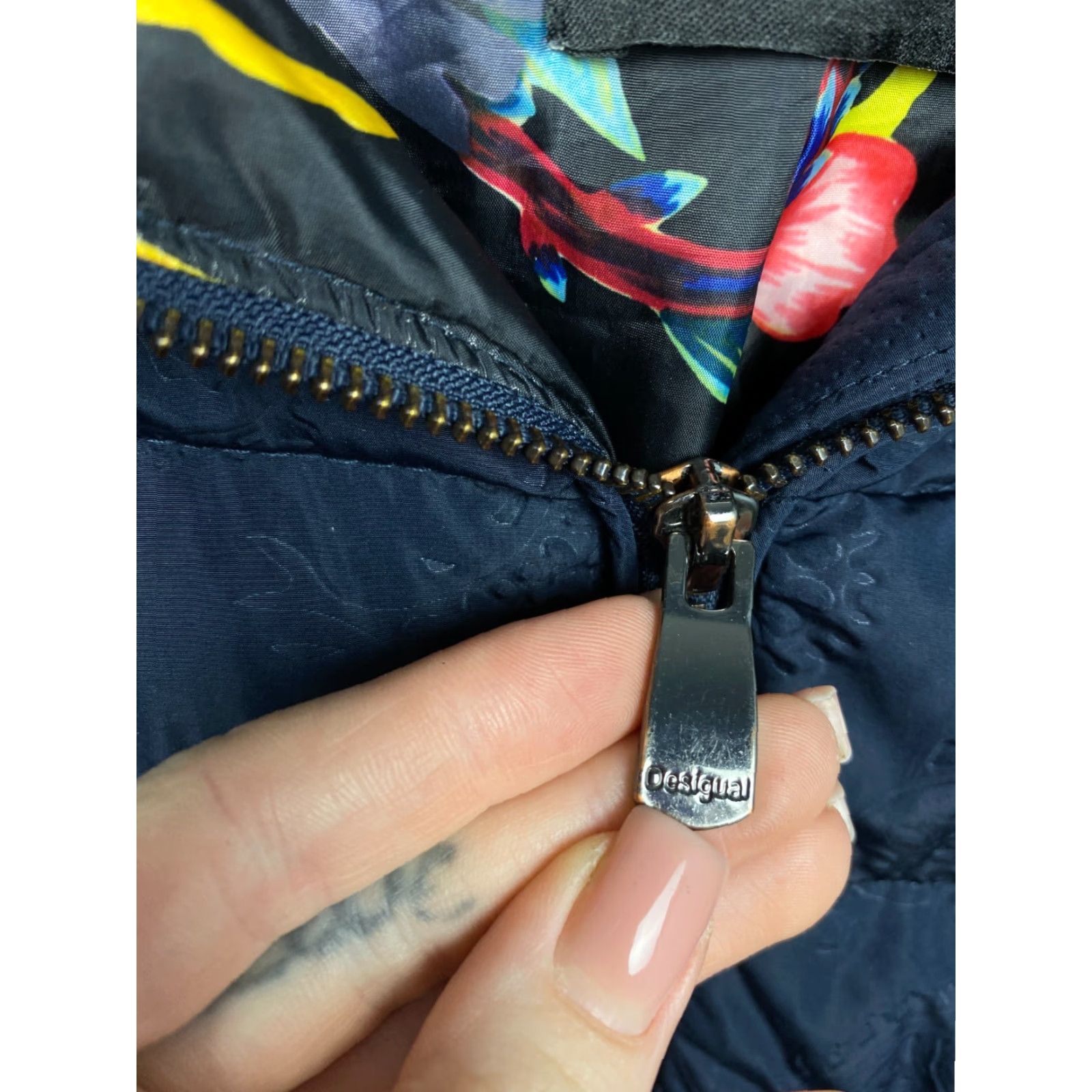 Desigual Desigual Puffer Jacket Womens 42 (M) Jacket Blue Floral Embroidered Long Sleeve Zip Vintage: No Women Regular Size 42 XS-XL Size M / US 6-8 / IT 42-44 - 6 Thumbnail