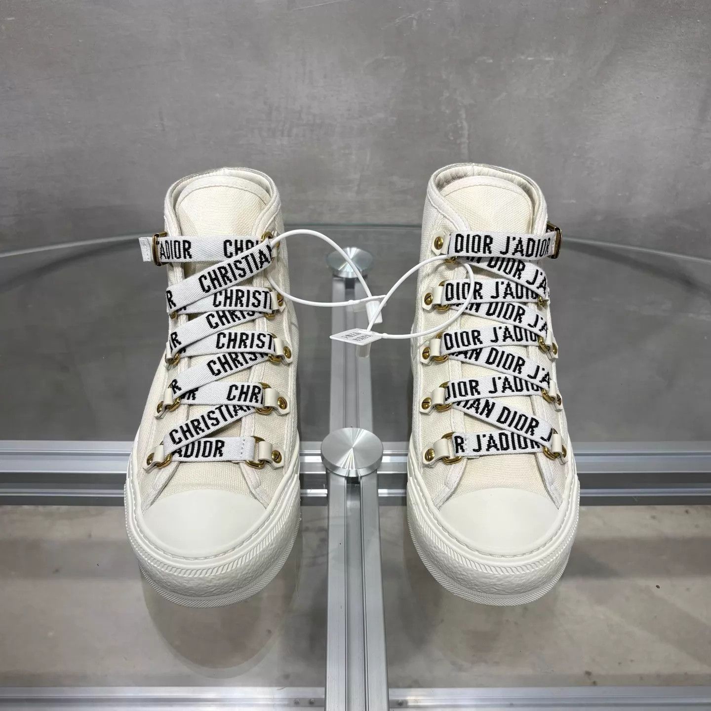 Dior Dior White Canvas Hi-Top Logo Sneaker 36.5 YH25547 Size US 6 / IT 36 - 1 Thumbnail