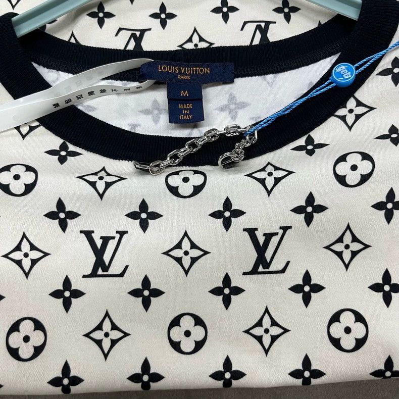 Louis Vuitton Louis Vuitton White presbyopic full print short sleeve Size M / US 6-8 / IT 42-44 - 3 Thumbnail