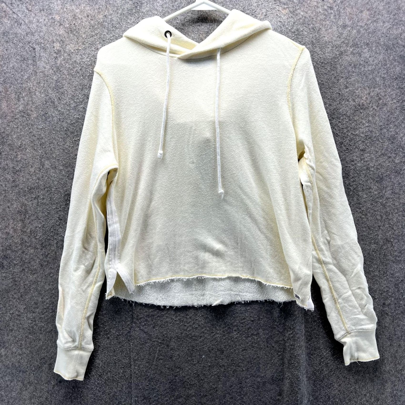 Abercrombie & Fitch VINTAGE Abercrombie & Fitch Hoodie Womens XS Cream Cropped Raw Hem Long Sleeve Size XS / US 0-2 / IT 36-38 - 2 Thumbnail