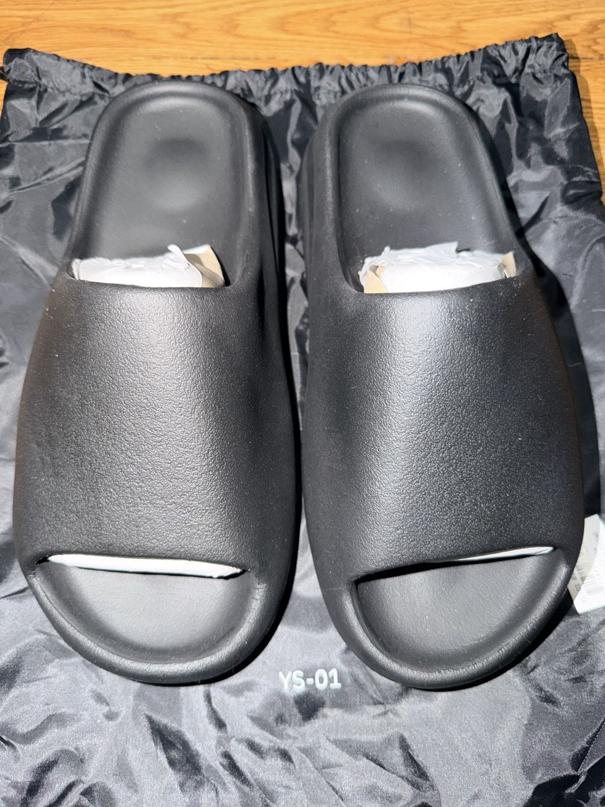 YZY YS-01 Slides Black Sz 10 Men’s