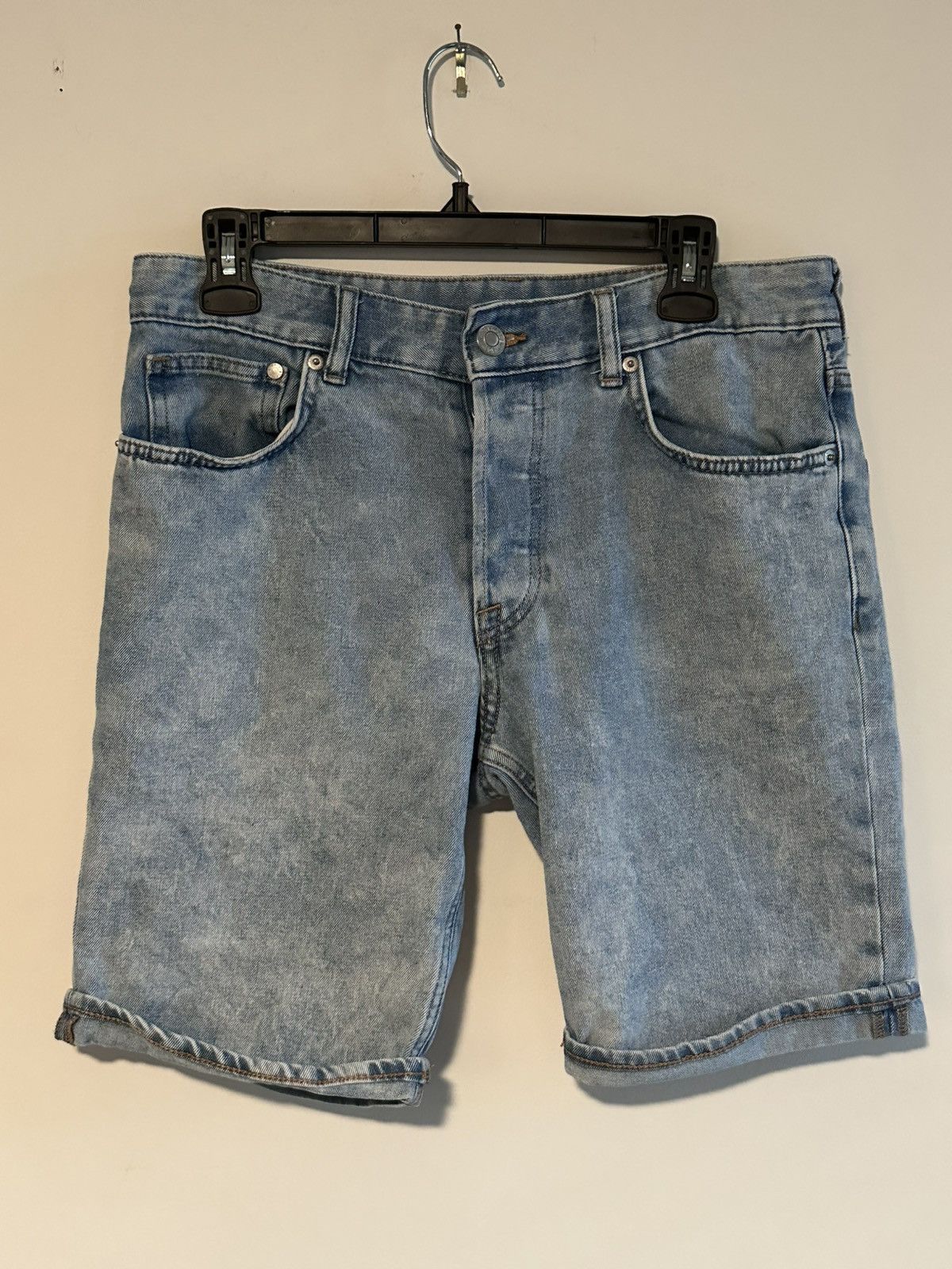 H&M H&M Slim Fit Button-fly Denim Shorts Size US 32 / EU 48 - 1 Thumbnail
