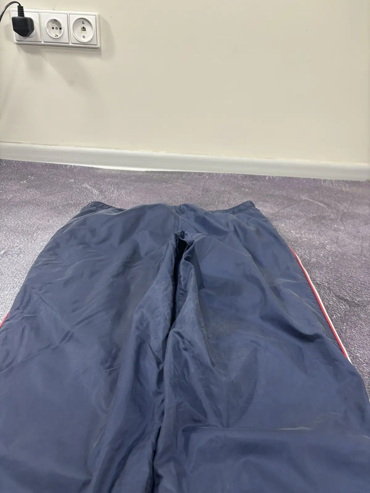 Nike × Vintage Vintage Nike Y2K Swoosh Retro Hype Baggy Nylon Track Pants Size US 32 / EU 48 - 16 Thumbnail