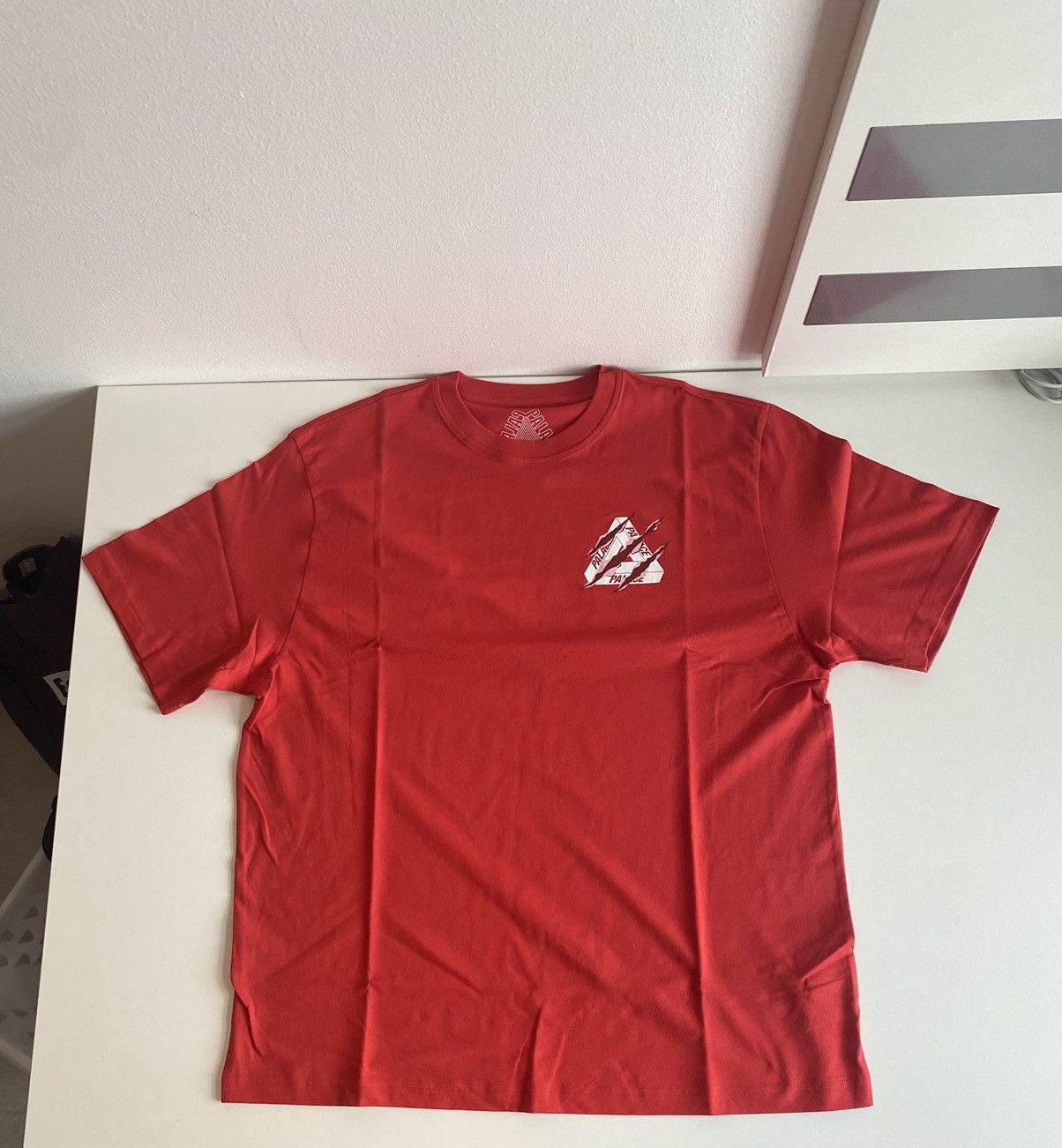 Palace Palace Tri Ripped T-Shirt Size US XL / EU 56 / 4 - 2 Thumbnail