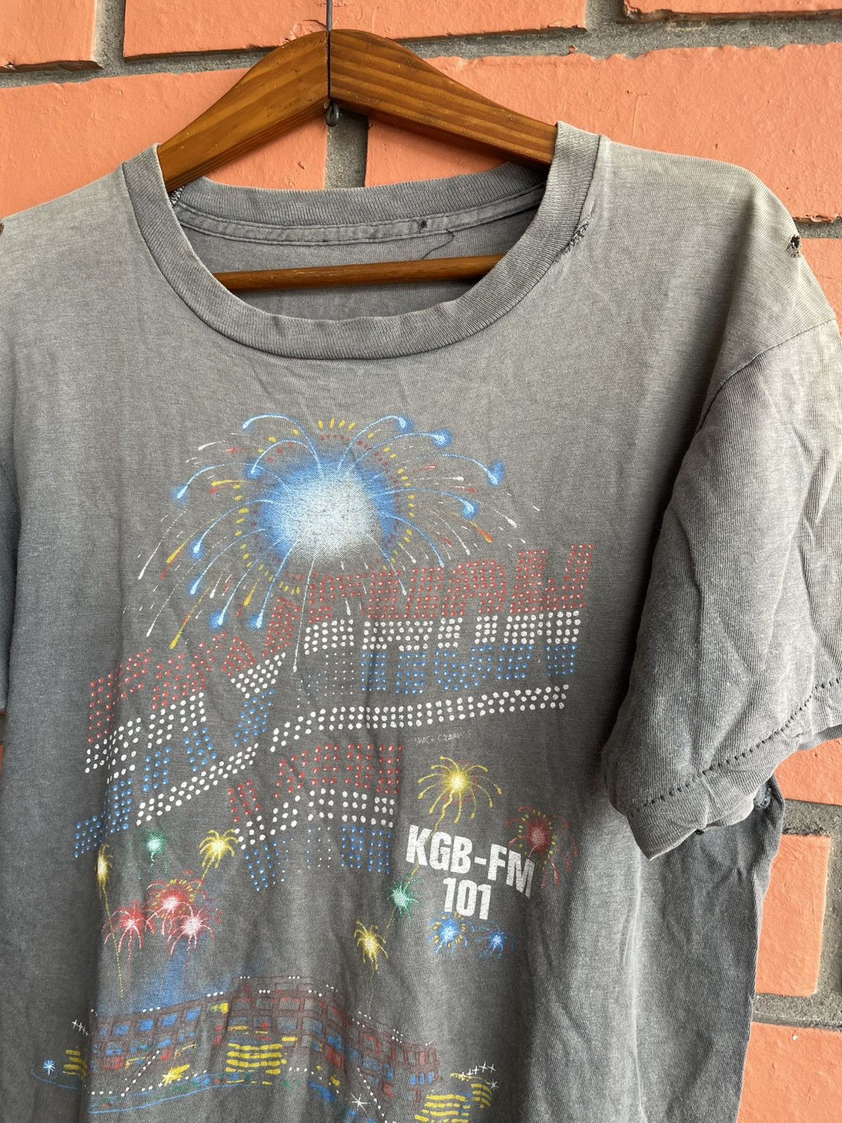 Band Tees Vintage Def Leppard KGB Sky Show VIII 1983 faded Distressed Size US L / EU 52-54 / 3 - 7 Thumbnail