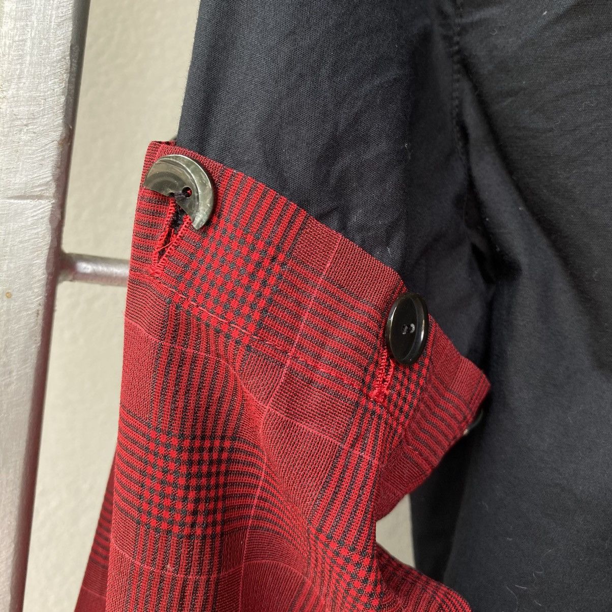 Jean Paul Gaultier JUNIOR GAULTIER Black & Red Contrast Sleeve Shirt Size S / US 4 / IT 40 - 15 Thumbnail