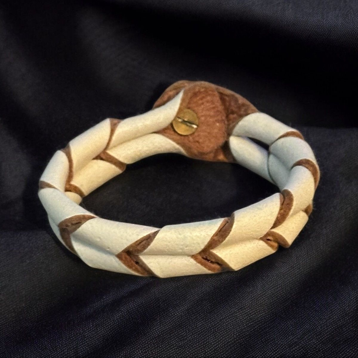 Vintage Vintage woven white leather bracelet Size ONE SIZE - 1 Thumbnail