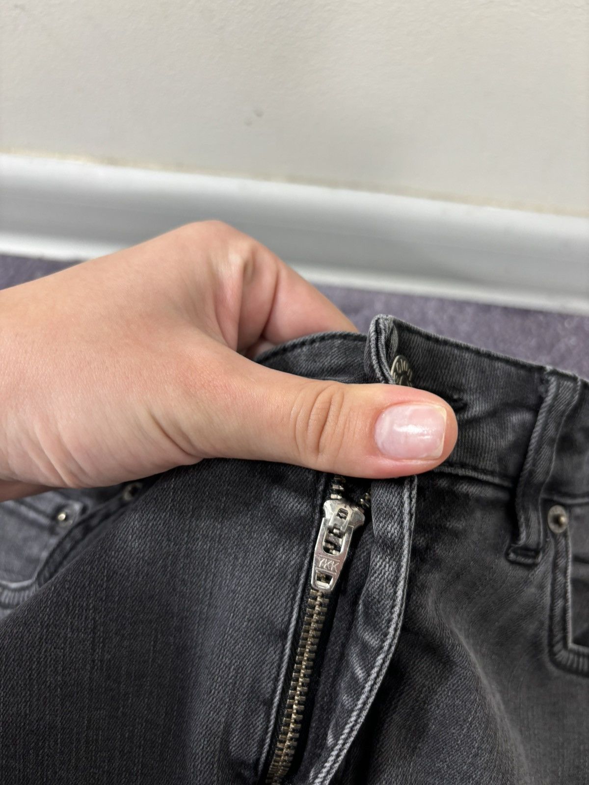 Acne Studios Acne Studios Skin 5 Used Black Women’s Mid Rise Slim Jeans Size 30" / US 8 / IT 44 - 7 Thumbnail