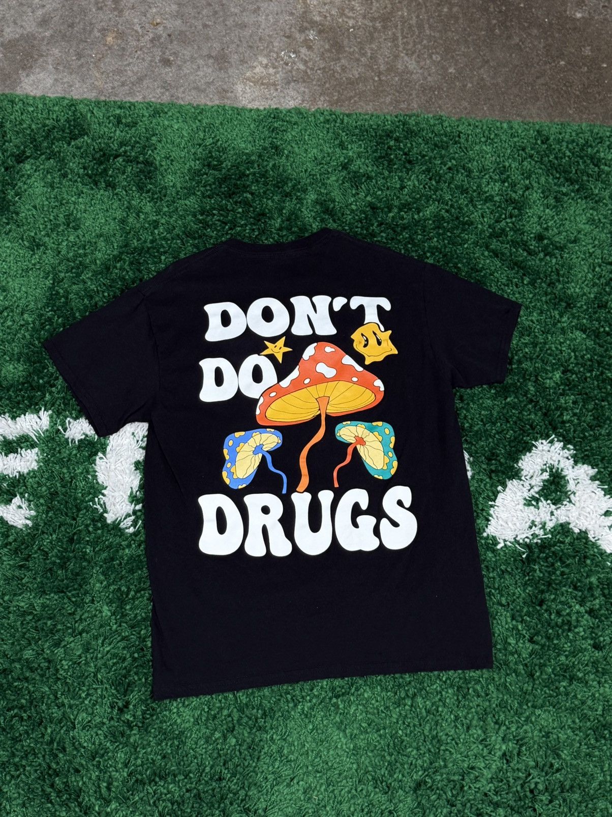 Vintage Don't Do Drugs Mushroom Star Psychedelic Skate Tee Black Size US M / EU 48-50 / 2 - 1 Thumbnail