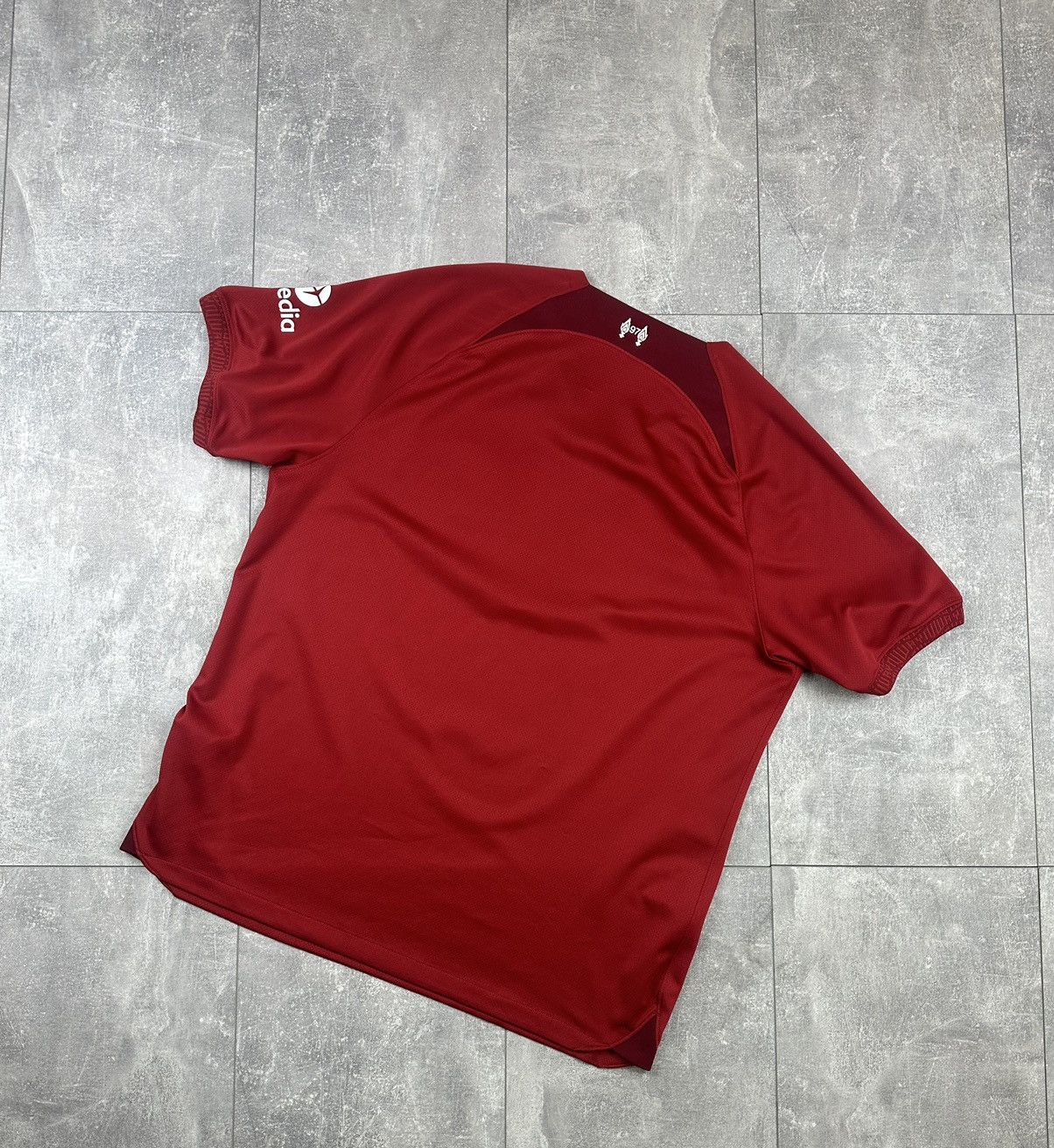 Nike Nike Liverpool Home 2022/23 Soccer Football Jersey Size US XL / EU 56 / 4 - 12 Thumbnail