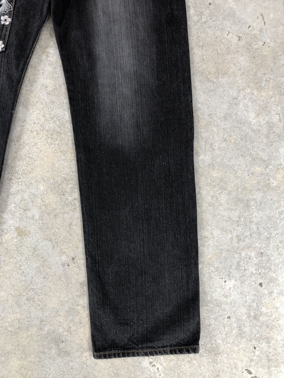 Japanese Brand Japanese Fish Koi Embroidered Jeans Distressed Multipocket Size US 33 - 12 Thumbnail