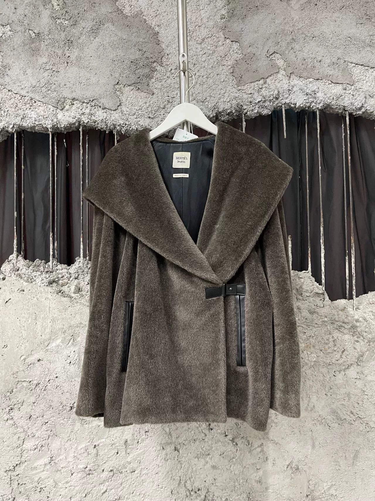 Hermes Hermes Fur Coat Size 38 Size US M / EU 48-50 / 2 - 1 Thumbnail