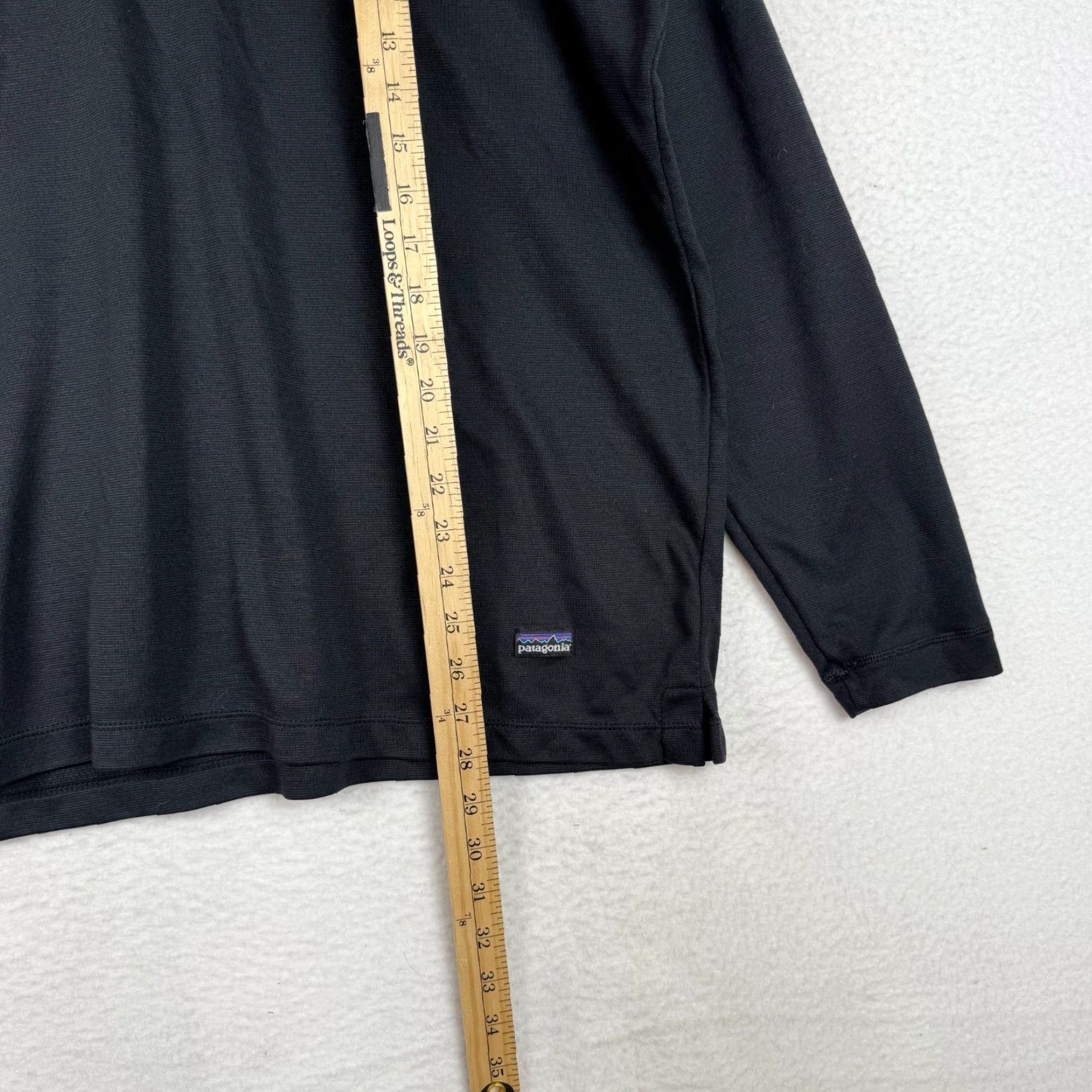 Patagonia VINTAGE Patagonia Capilene XL Black Long Sleeve Turtle Neck Shirt Pullover Made in USA Men XL Black T-Shirt Activewear Hiking USA 90s Size US XL / EU 56 / 4 - 7 Thumbnail