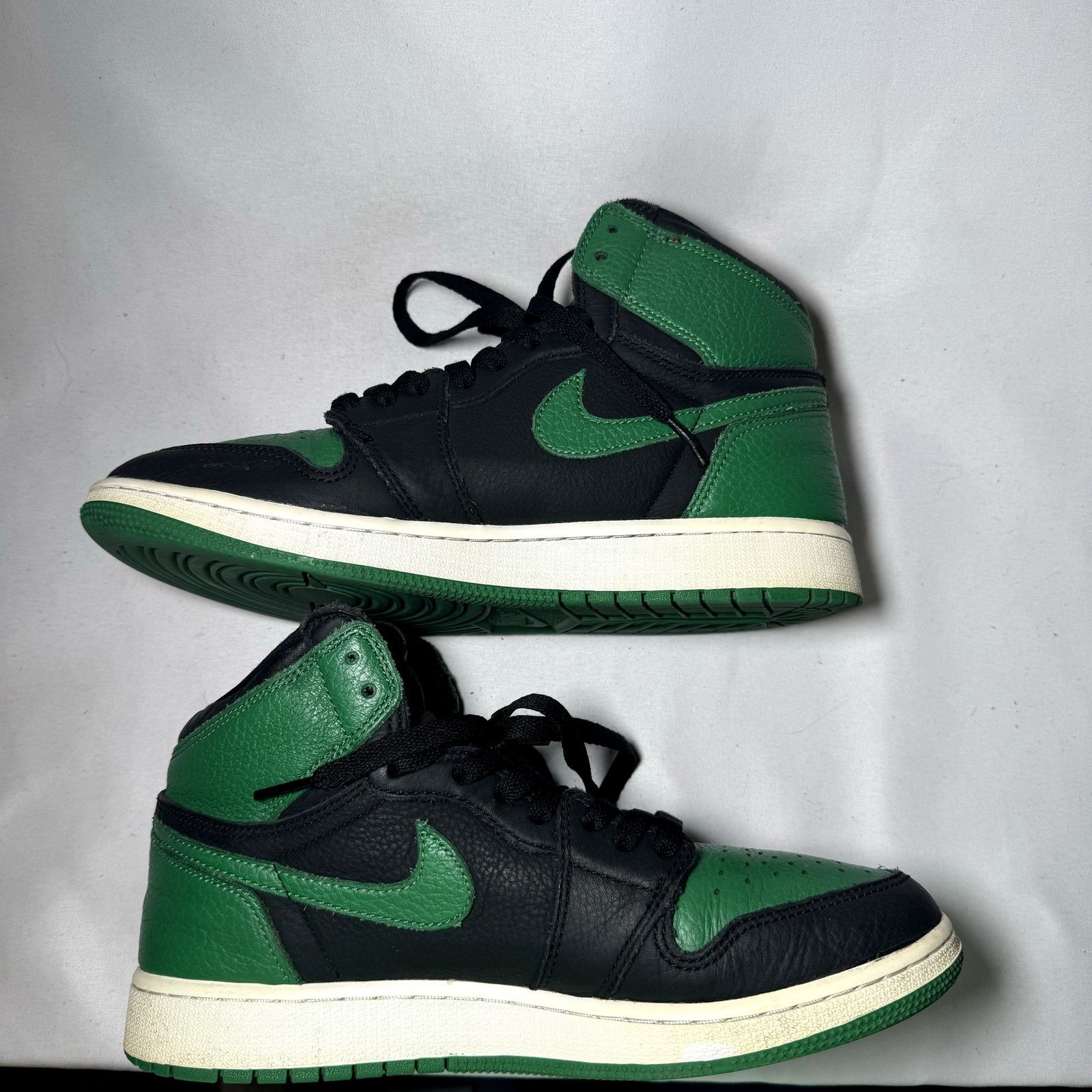 Jordan Brand × Nike Size 7 - Nike Air Jordan 1 Retro High OG GS Pine Green 2.0 Size US 7 / EU 40 - 3 Thumbnail