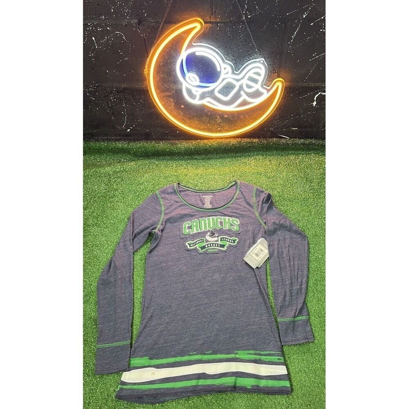 Reebok NWT Reebok Vancouver Canucks Women's NHL Blue Green Size MD Size M / US 6-8 / IT 42-44 - 1 Thumbnail