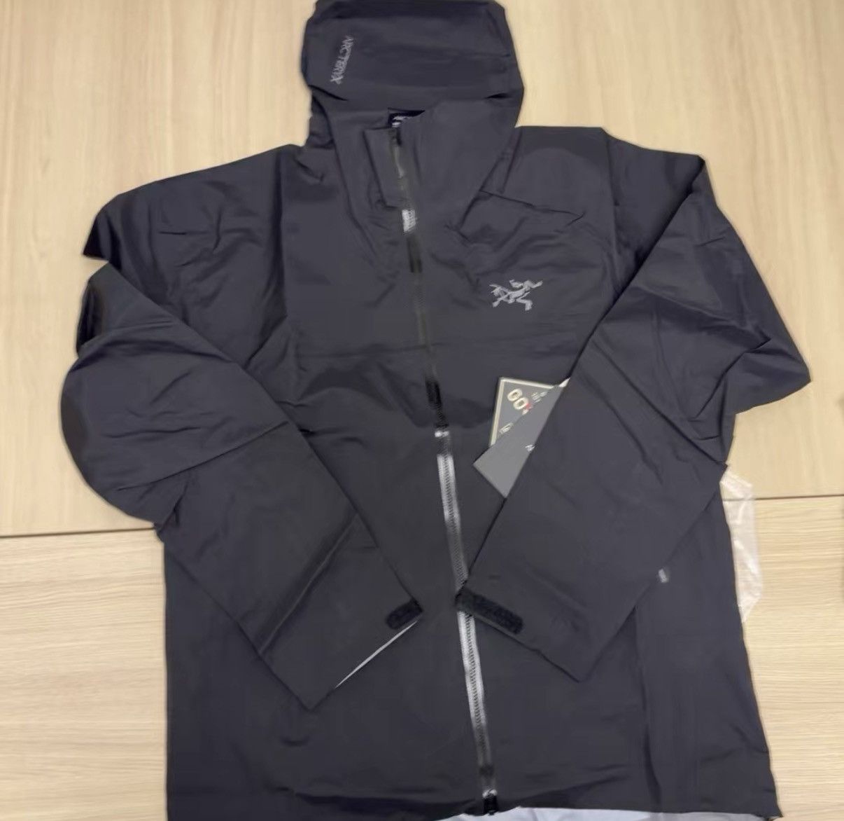 Arc'teryx Arc'teryx Beta Jacket GTX Waterproof Shell Jacket J44 Size US L / EU 52-54 / 3 - 1 Thumbnail