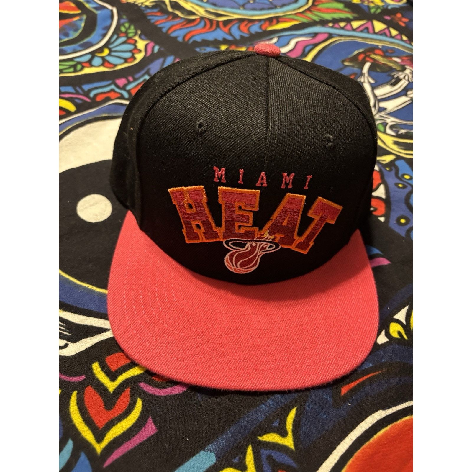 Mitchell & Ness miami heat mitchell ness OSFA miami night flame snapback Size ONE SIZE - 1 Thumbnail