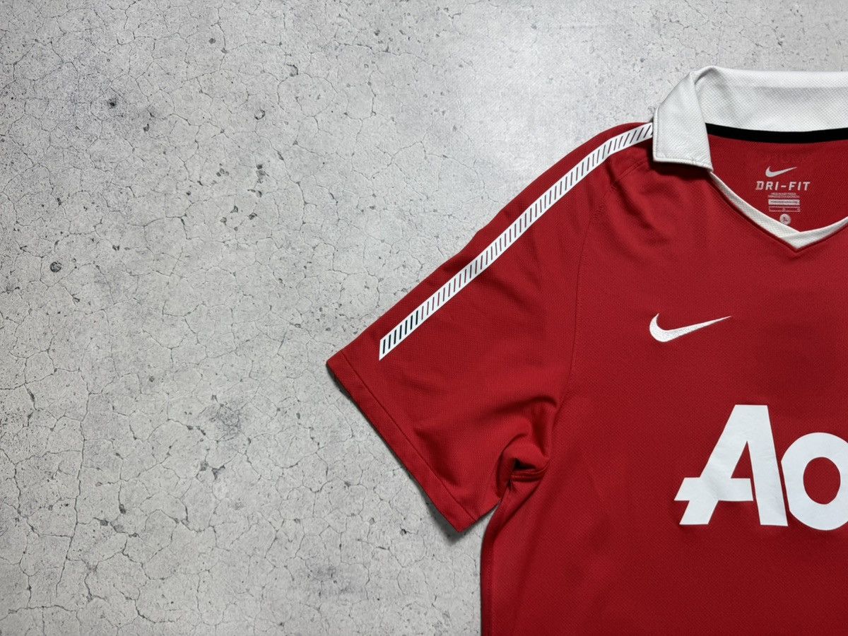 Nike Nike FC Manchester United 2010/2011 Vintage Soccer Jersey Size US L / EU 52-54 / 3 - 5 Thumbnail