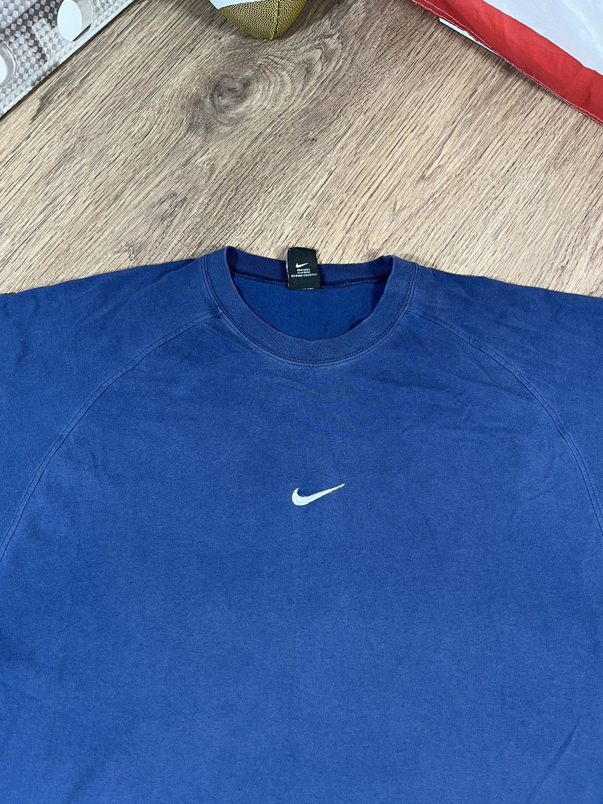 Vintage Nike Vintage Centre Ligo T Shirt Size US XL / EU 56 / 4 - 2 Thumbnail