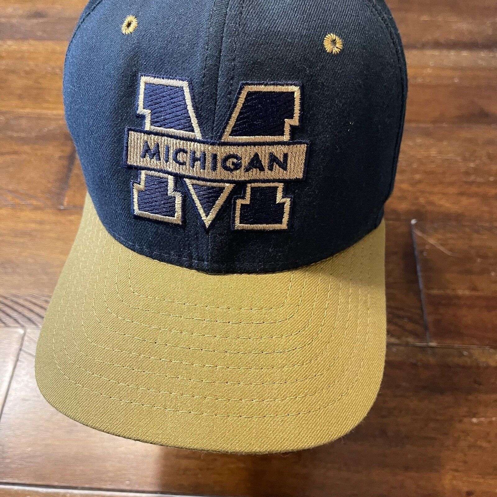 New Era Vintage 90’s NEW ERA Michigan Wolverines SnapBack Hat GUC Size ONE SIZE - 4 Thumbnail