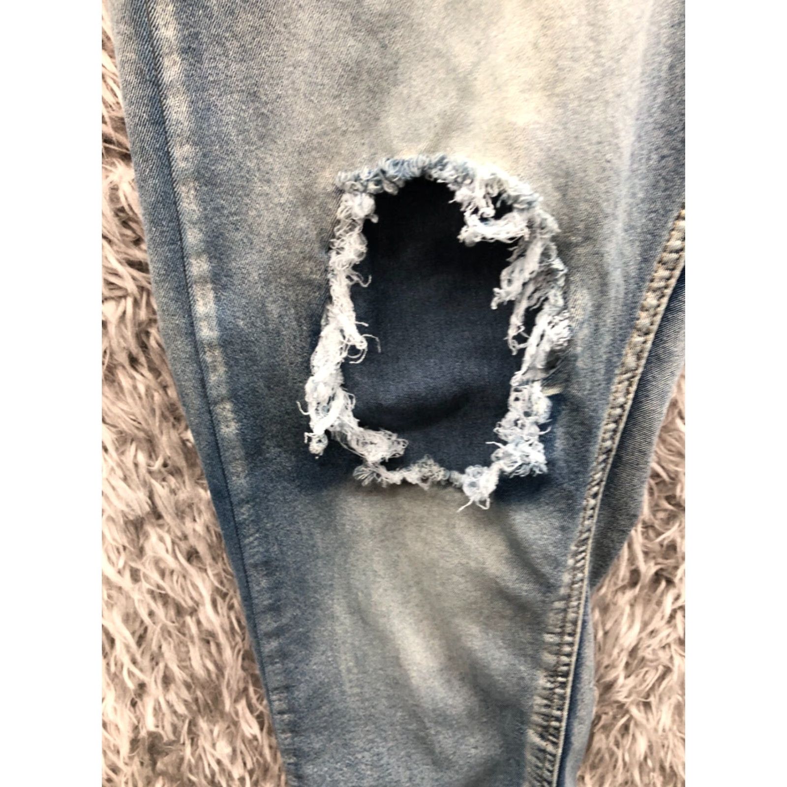 Vintage Road Narrows Jeans Skinny Regular Mens Blue 44 Inseam 32 Mid Rise 10-12 Distress Pattern Solid Denim Pocket 5-Pocket Cotton Blend Belt Loops Size US 44 / EU 60 - 6 Thumbnail