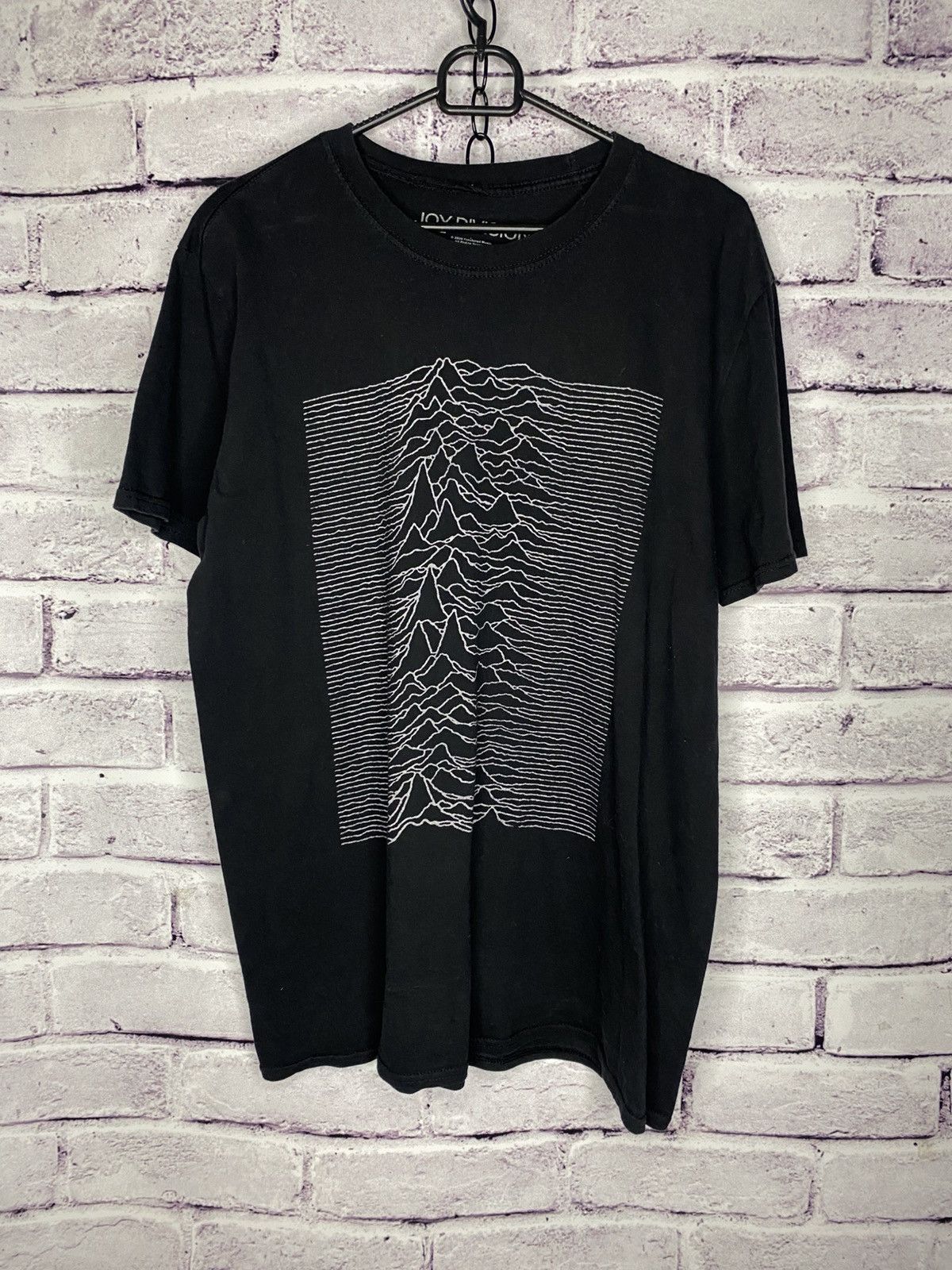 Band Tees Mens Joy Division Unknown Pleasures Overprint Logo Tee Size US L / EU 52-54 / 3 - 1 Thumbnail