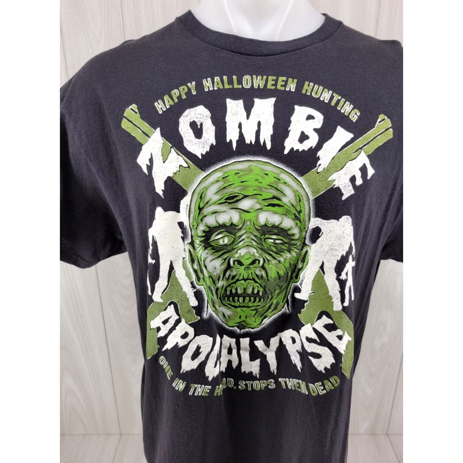 Delta Delta Mens T-Shirt XL Zombie Apocalypse Hunting Halloween Black Green Shirt Adults Regular Short Sleeve Crew Neck Graphic Print Logo Size US XL / EU 56 / 4 - 2 Thumbnail