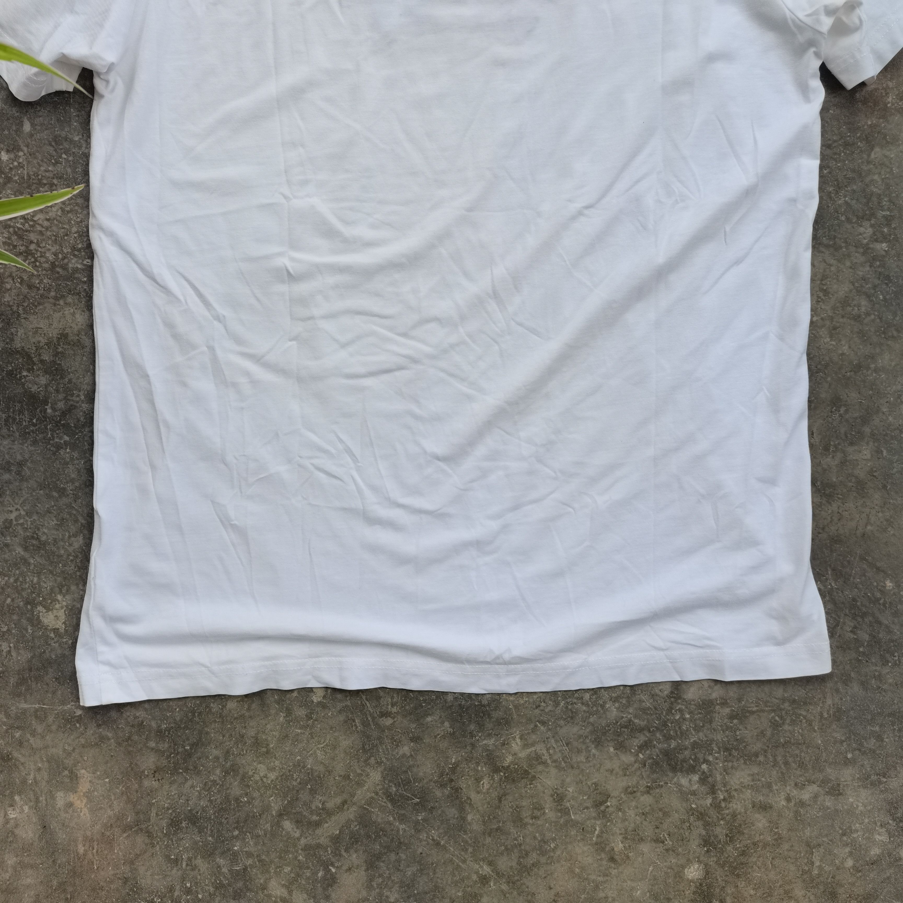 Emporio Armani × Giorgio Armani × Vintage Emporio Armani White Tee Size US L / EU 52-54 / 3 - 6 Thumbnail