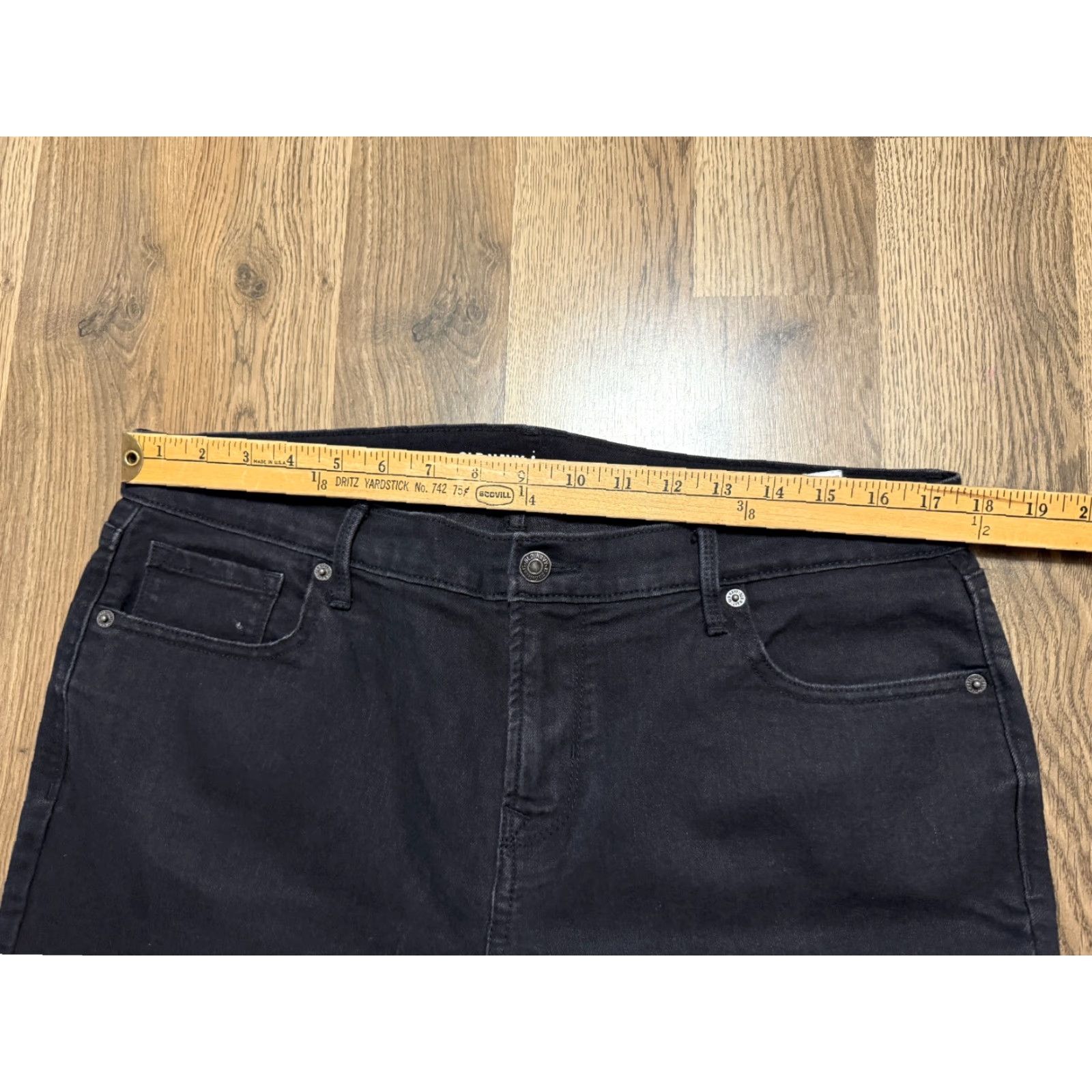 Old Navy VINTAGE? No — Old Navy Jeans Women 14 Long Black Denim Mid Rise Straight 5-Pocket 28.5 Inseam 40" Length 40" Length Size 36" / US 14 / IT 50 - 7 Thumbnail