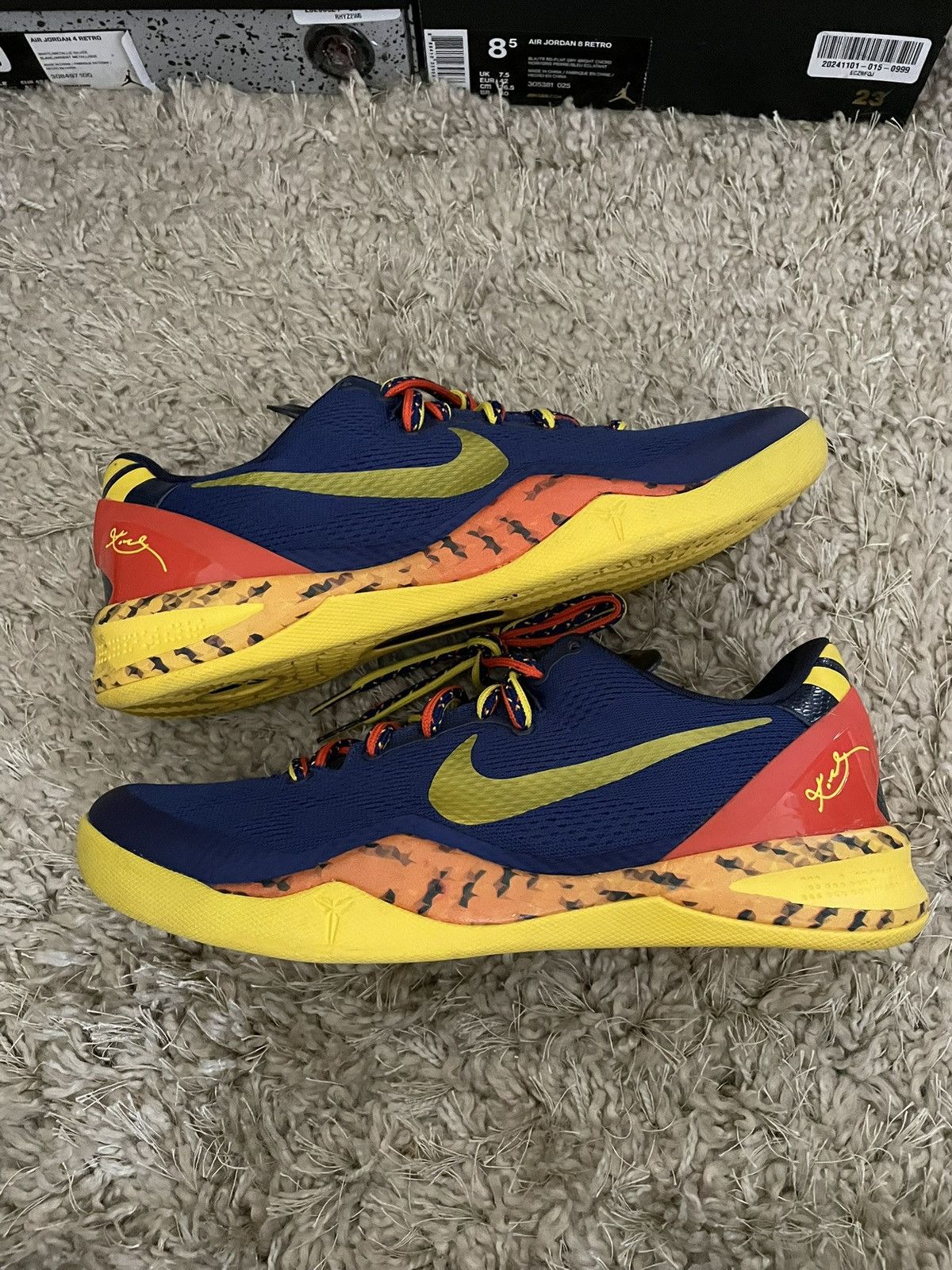 Nike Nike Kobe 8 Barcelona sz 9.5 Size US 9.5 / EU 42-43 - 2 Thumbnail