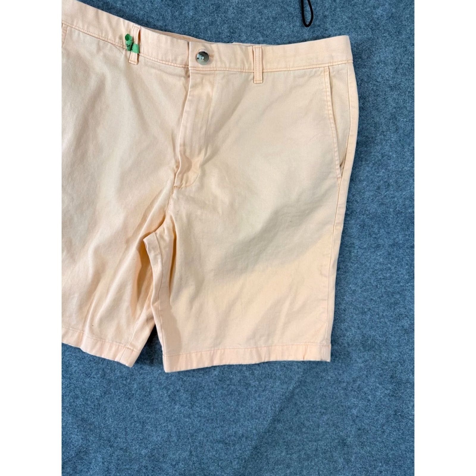 Roundtree & Yorke Roundtree & Yorke Chino Shorts Mens 36 Coral Stretch Flat Front Slash Pockets Regular Inseam 9in Casual Summer Size US 36 / EU 52 - 2 Thumbnail