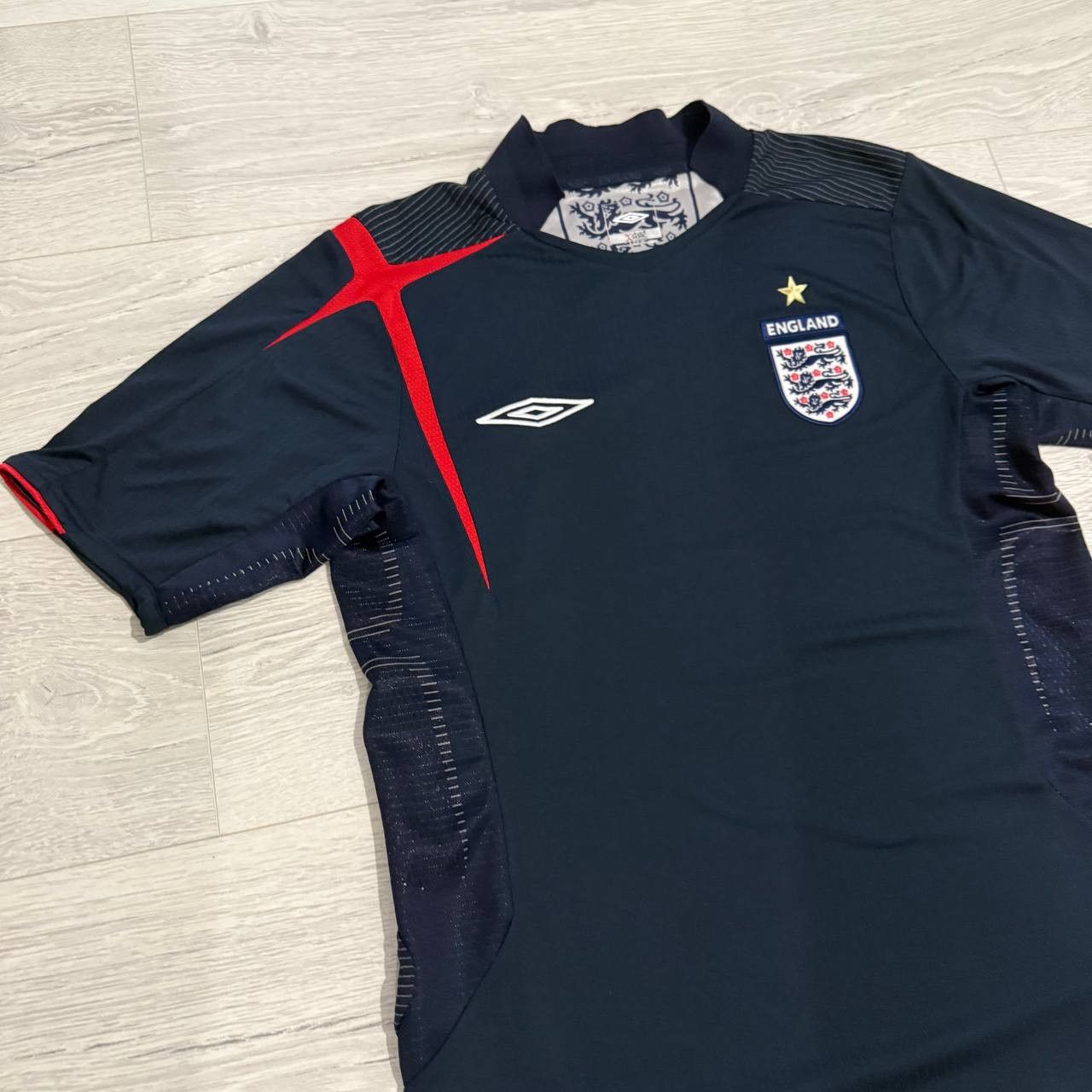 Umbro England Football Shirt 2005/07 Umbro Size S Size US S / EU 44-46 / 1 - 2 Thumbnail