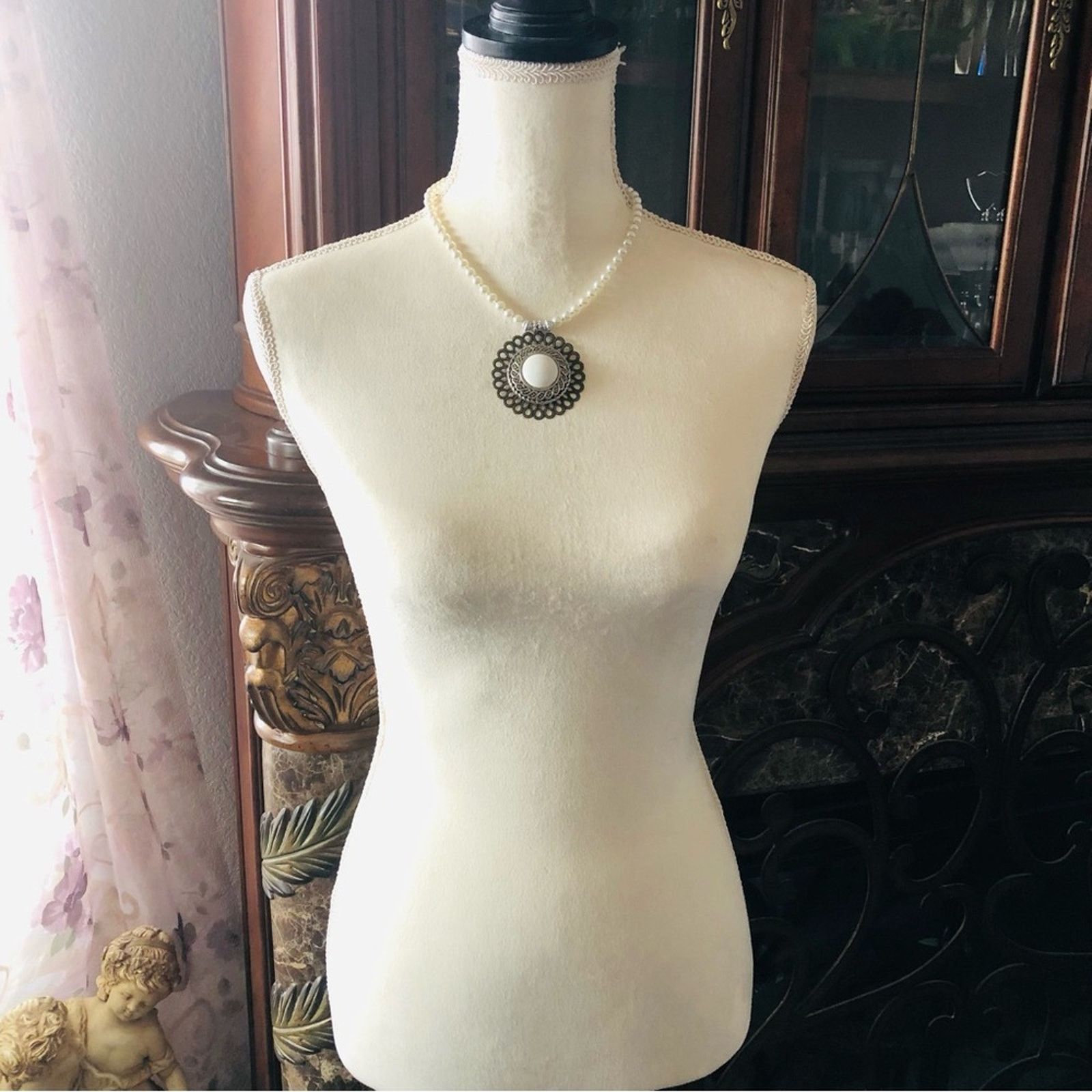Handmade Handcrafted repurpose filigree medallion Pearl necklace Size ONE SIZE - 6 Thumbnail