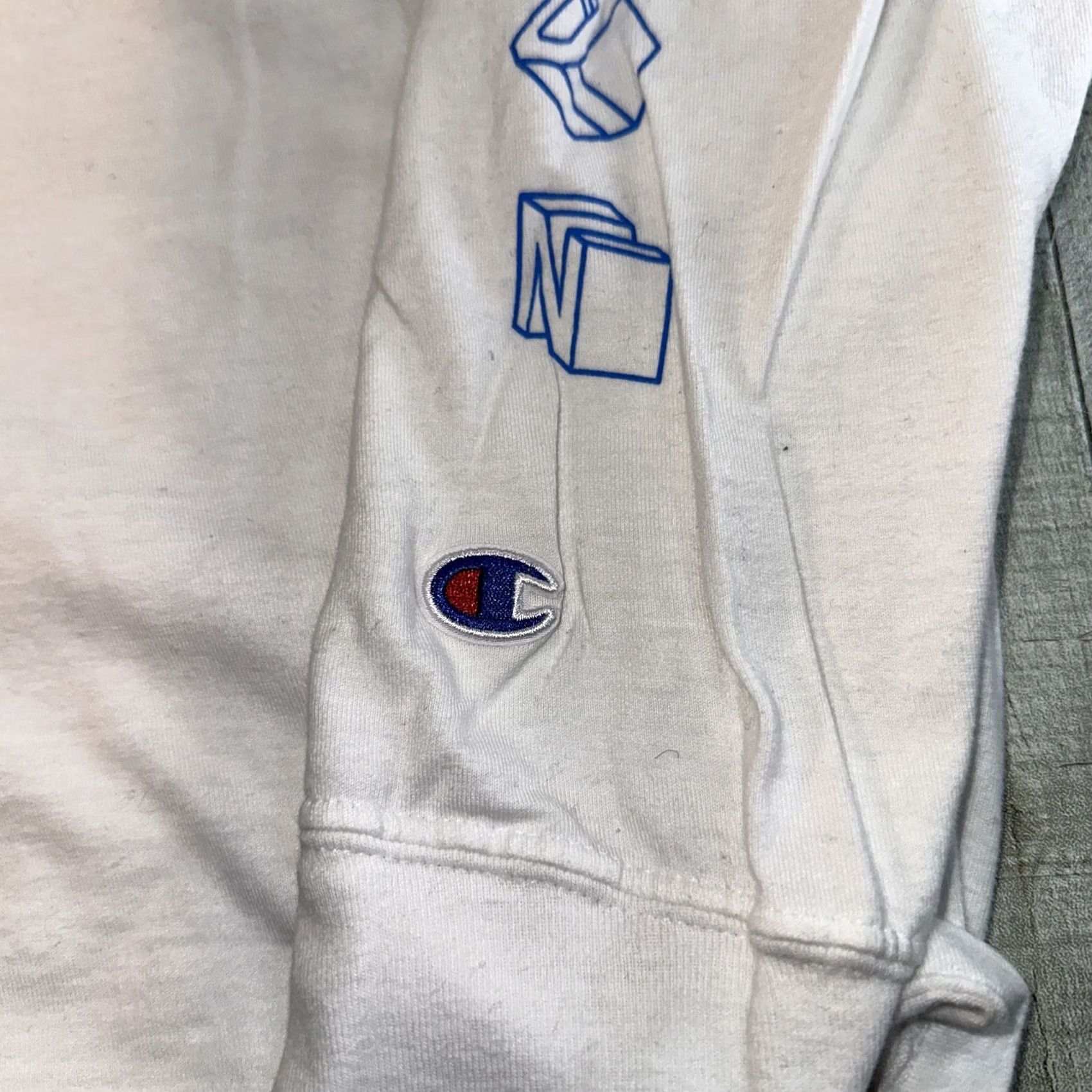 Champion VINTAGE? Men’s Champion Long Sleeve TShirt Shirt Mens White S Small White Champion logo Size US S / EU 44-46 / 1 - 3 Thumbnail